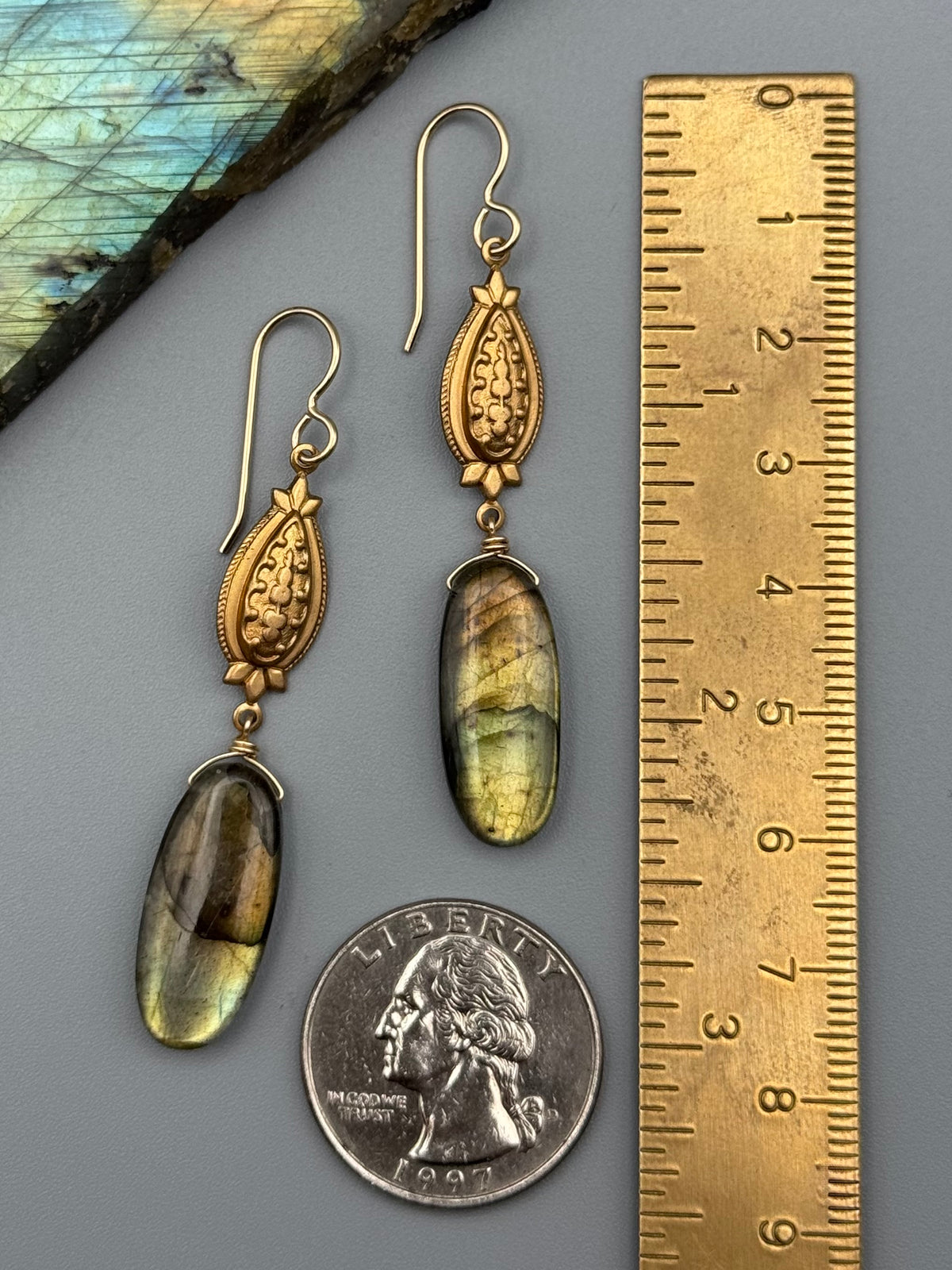 •CONTESSA• golden labradorite oval + gold earrings