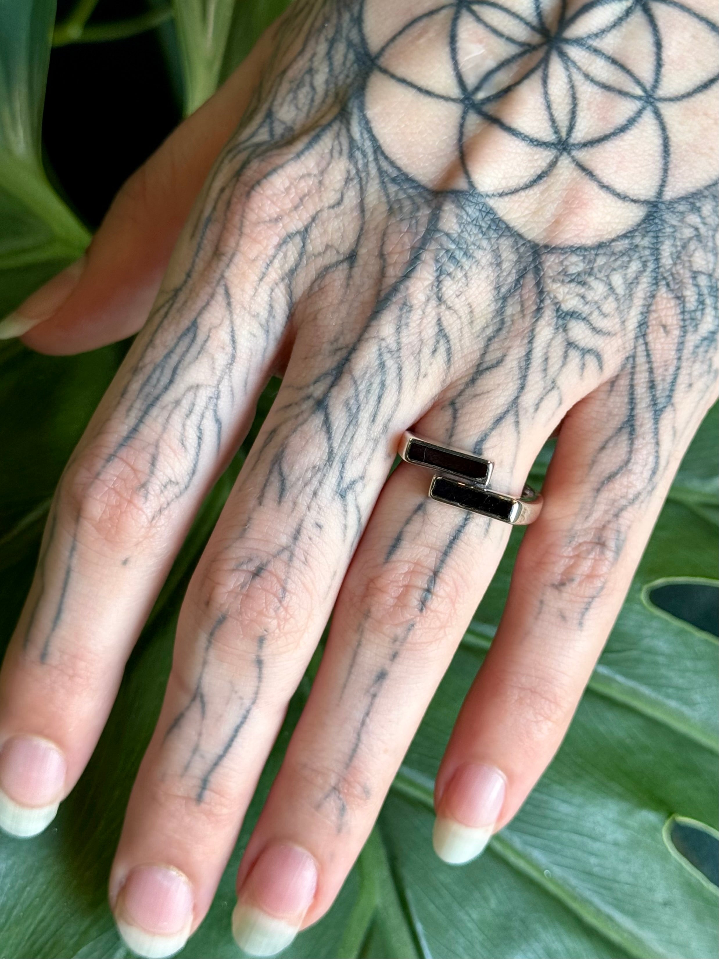 •BLACK TOURMALINE - LIL' BARS• adjustable silver ring