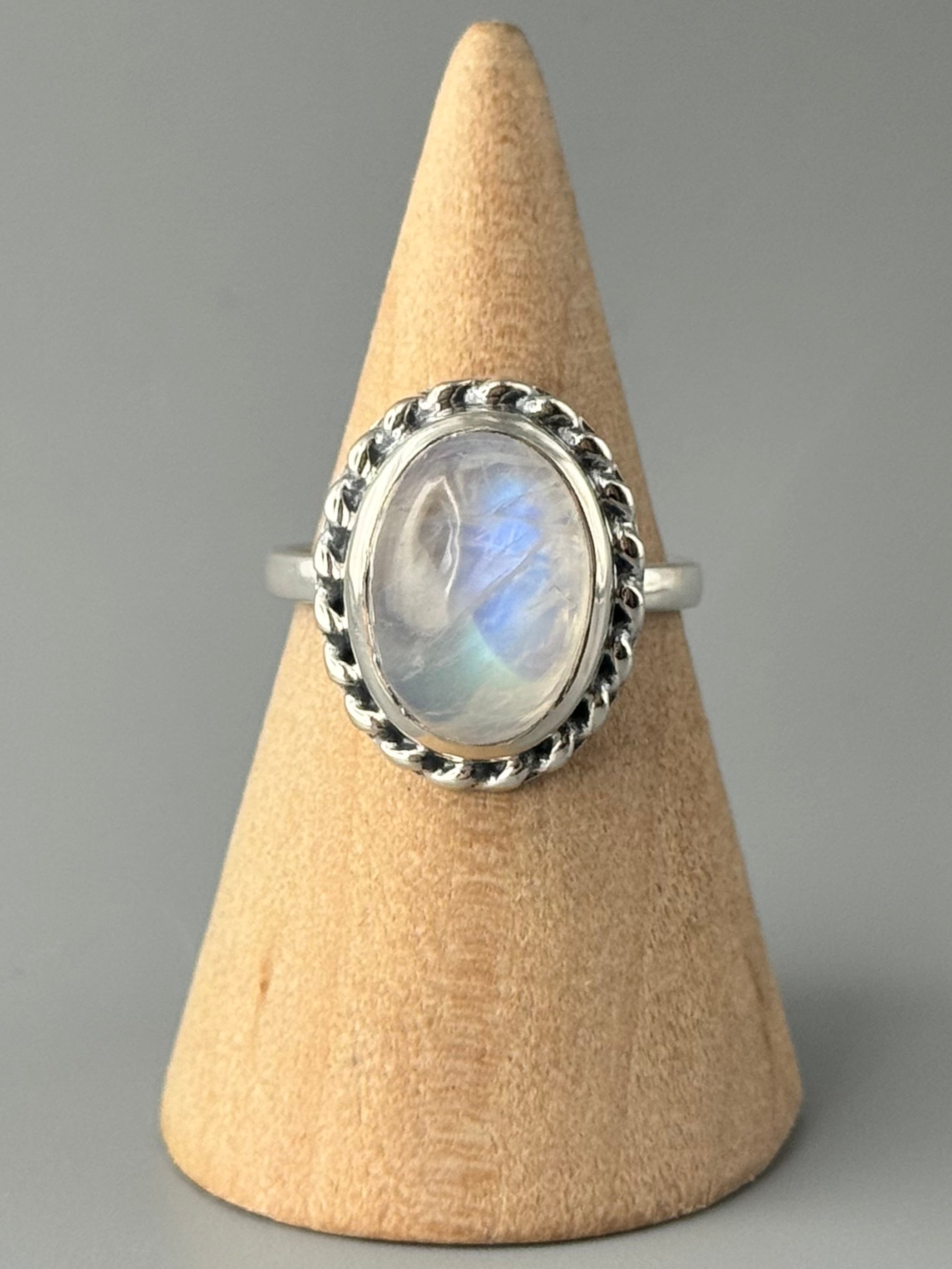 •RAINBOW MOONSTONE - TWINE OVAL• sterling silver ring (various sizes)