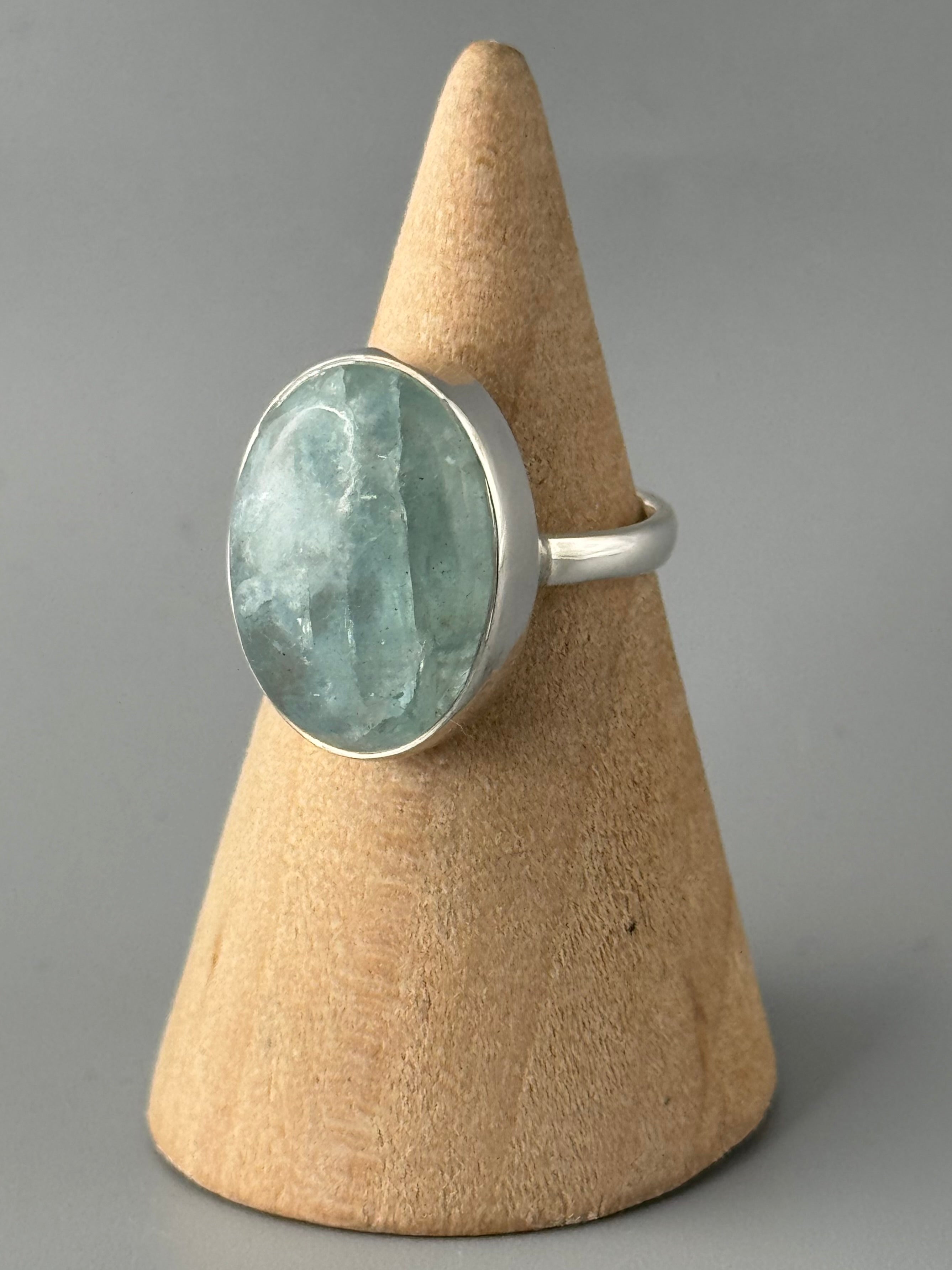 •AQUAMARINE - OVAL• sterling silver ring (size 7)