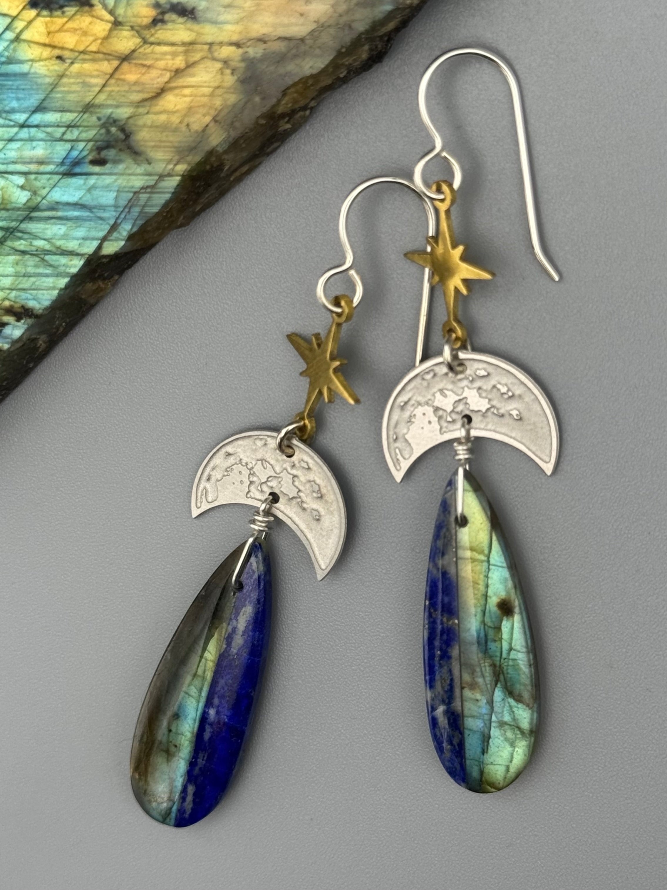 •WANDERING STAR• intarsia + mixed metal earrings