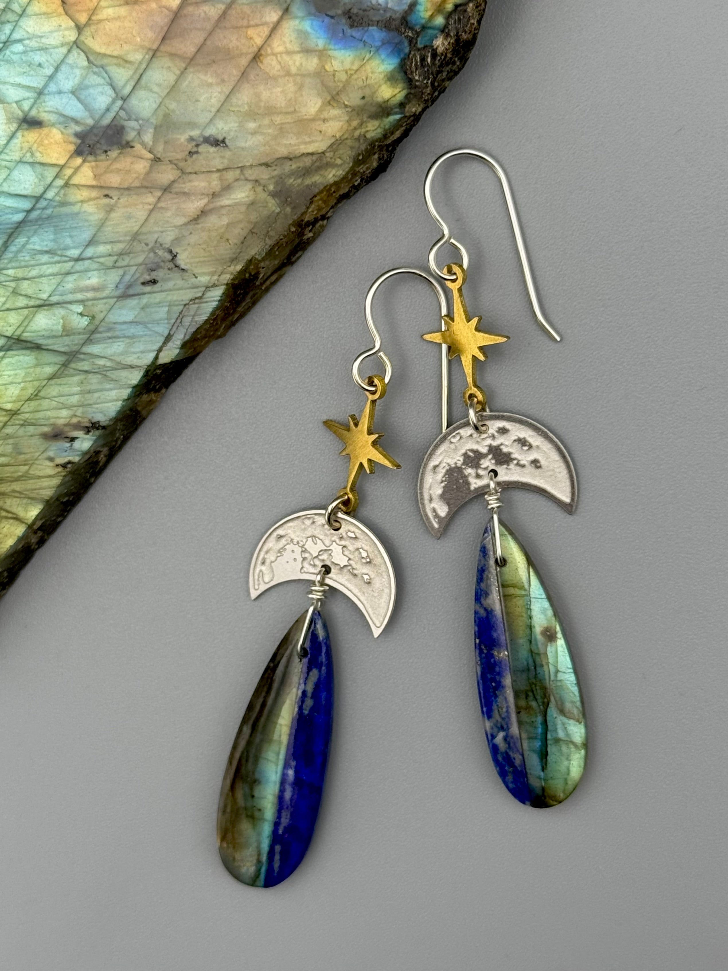 •WANDERING STAR• intarsia + mixed metal earrings