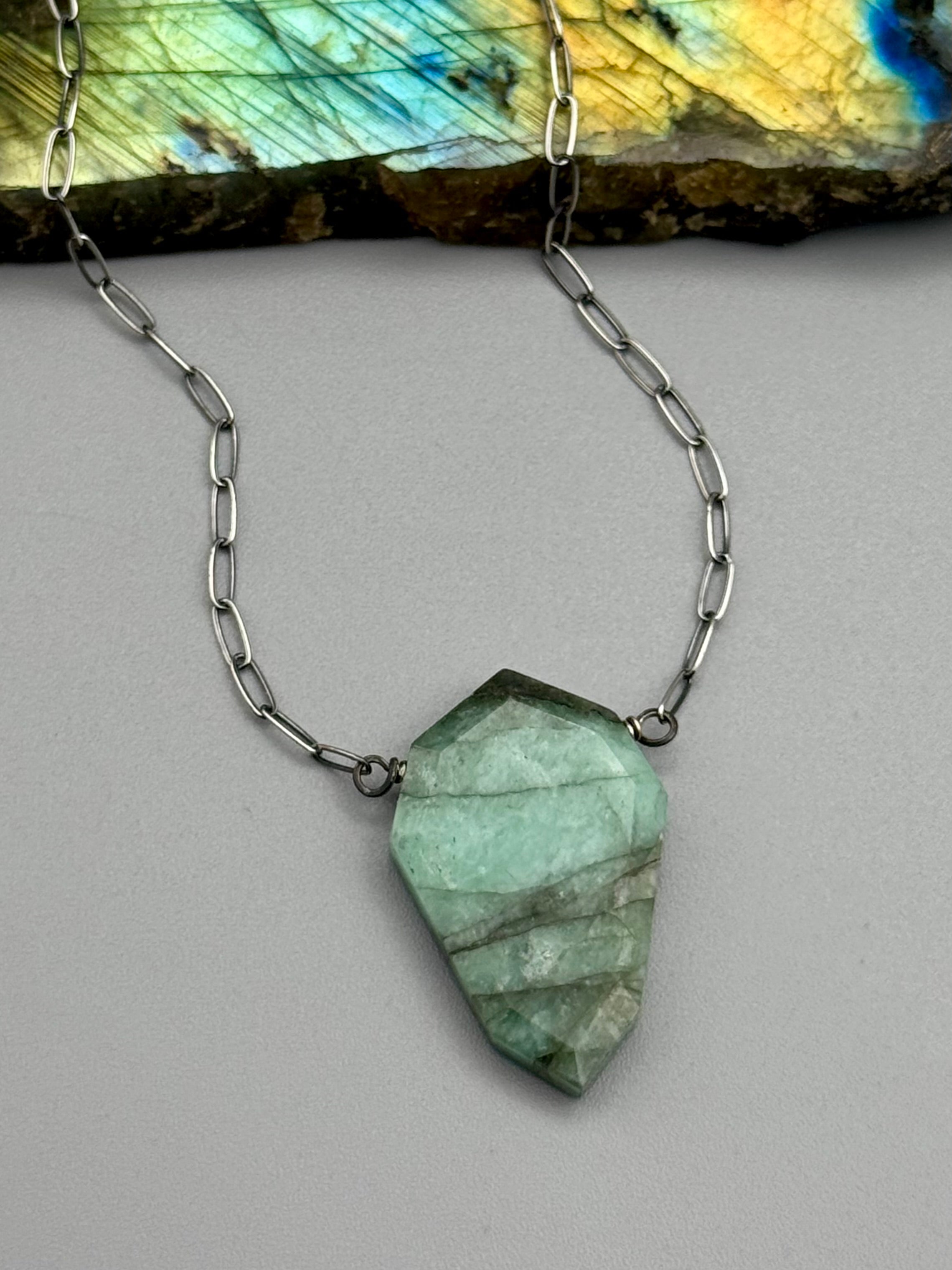 •AEON• emerald petal + silver necklace (18"-20" long)