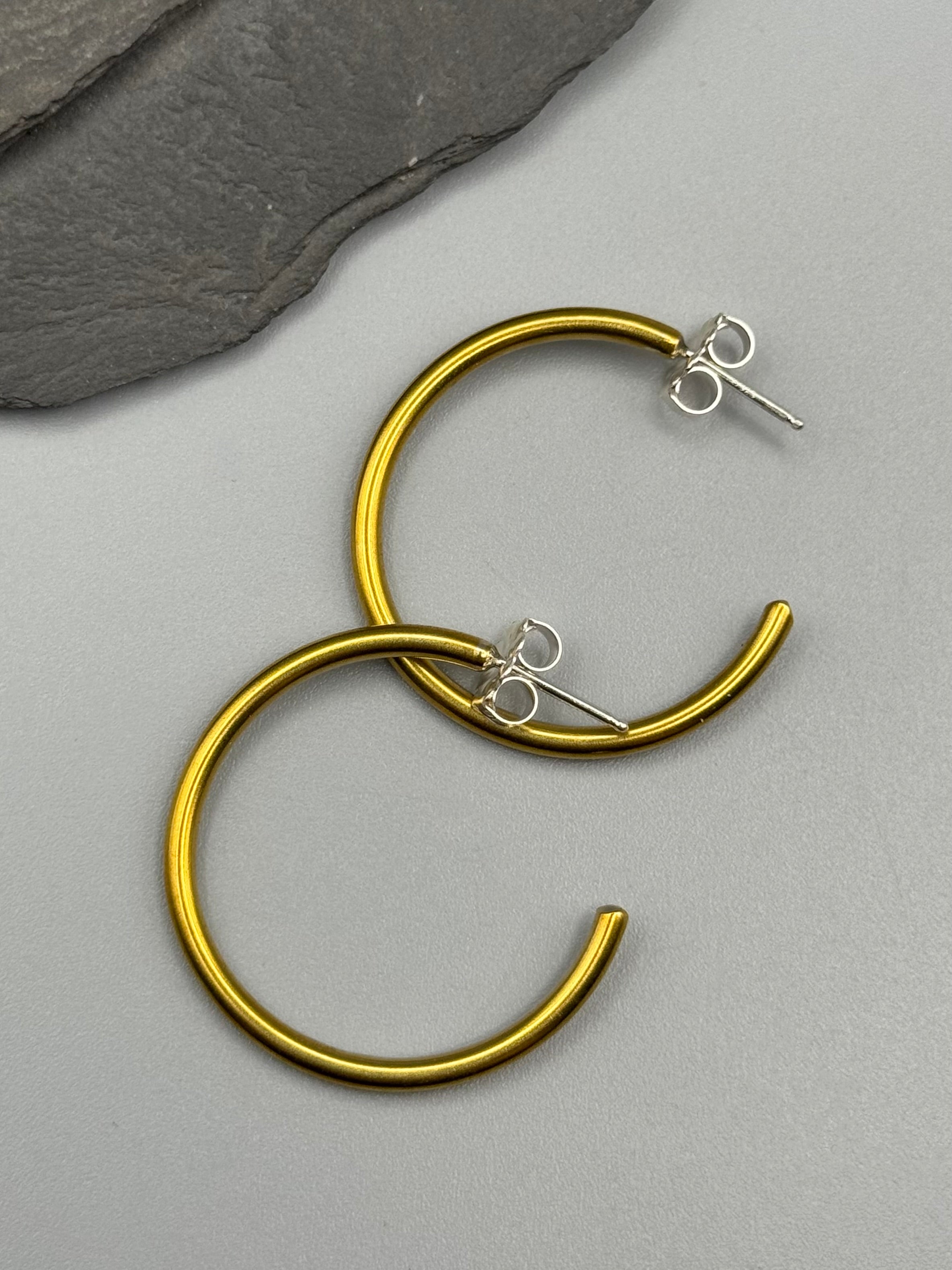 •SIMPLE - MEDIUM• brass hoop earrings