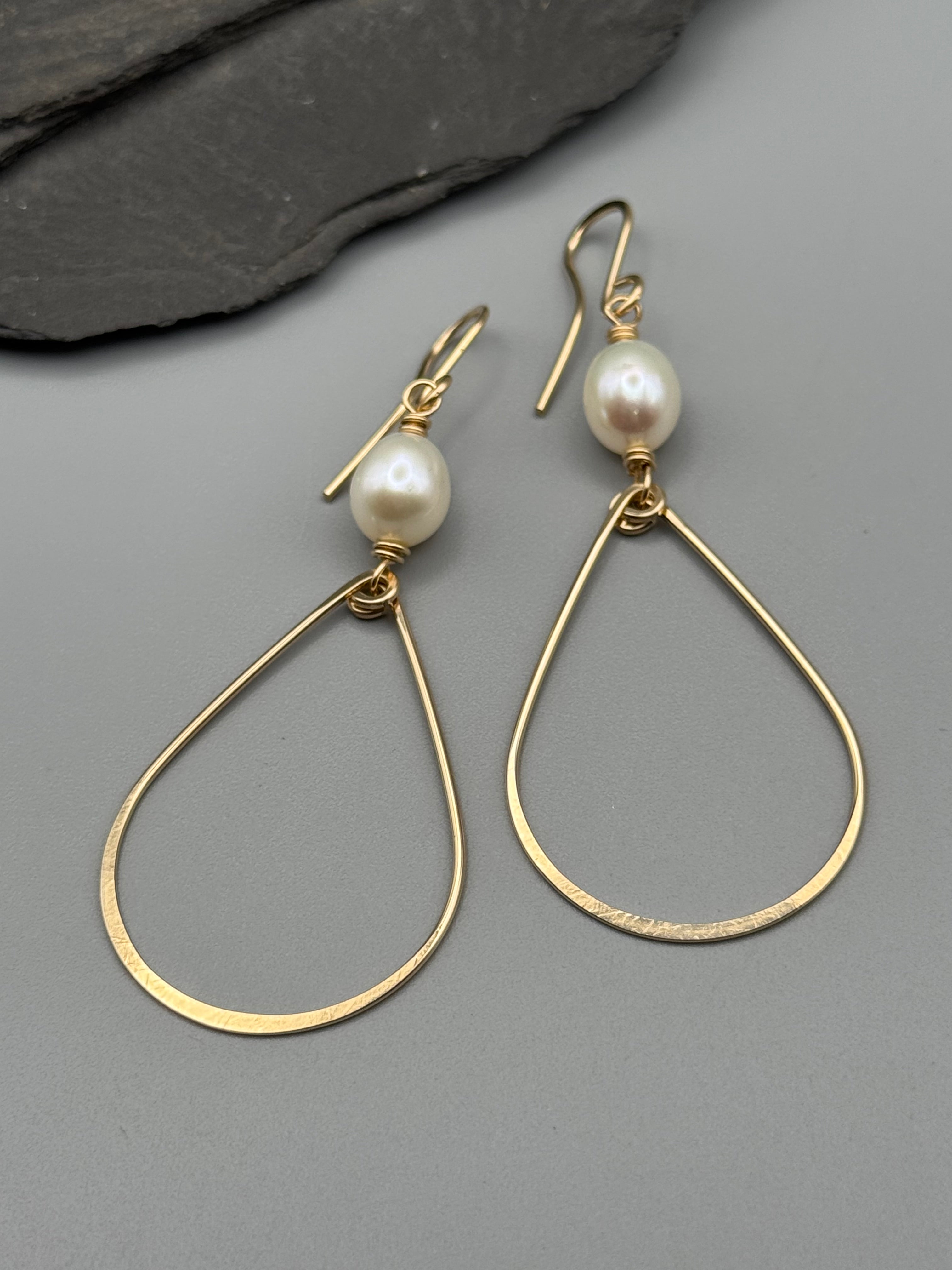 •TEARDROP• pearl + gold dangle earrings
