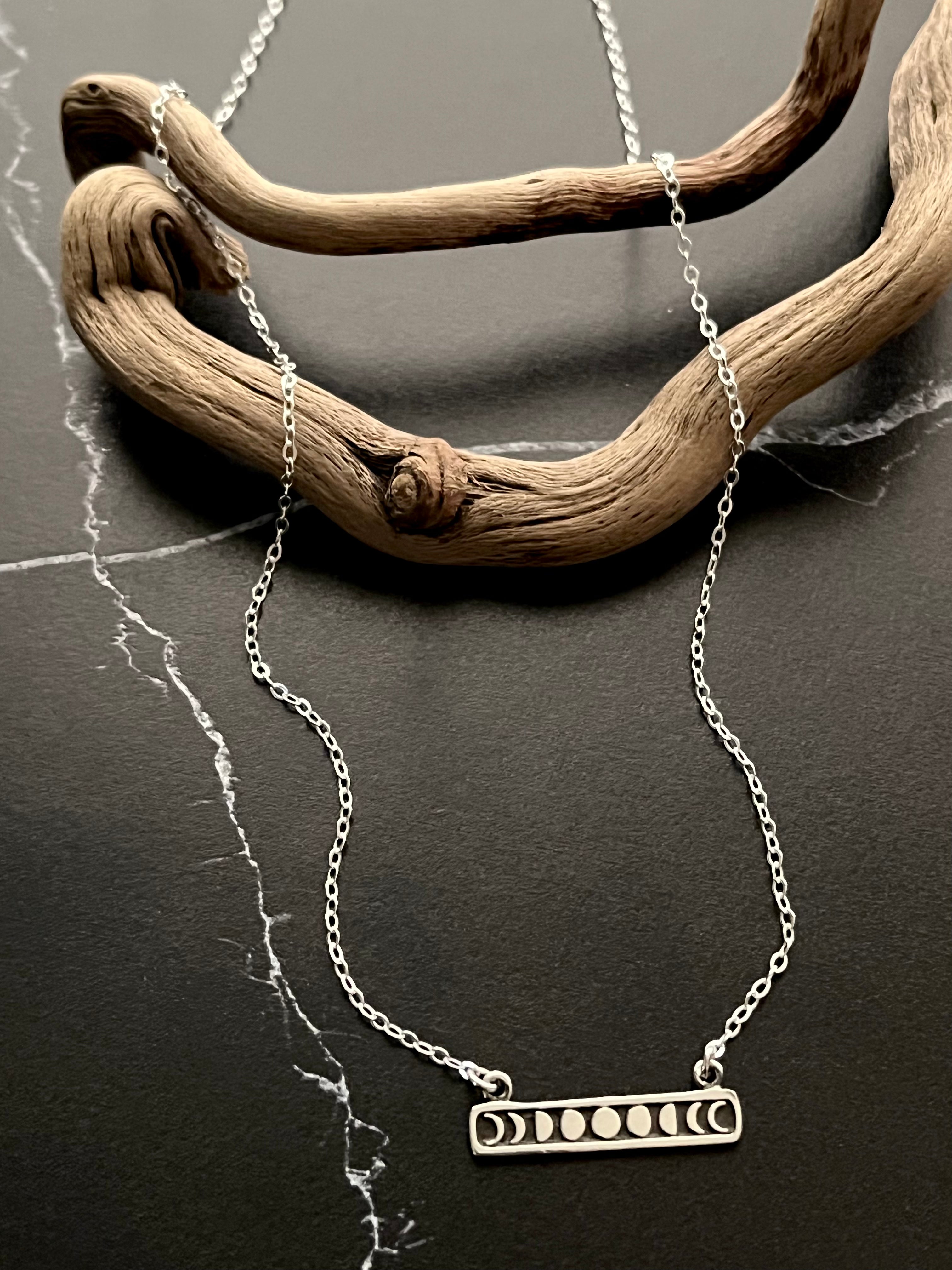 •MOONPHASE BAR• silver necklace