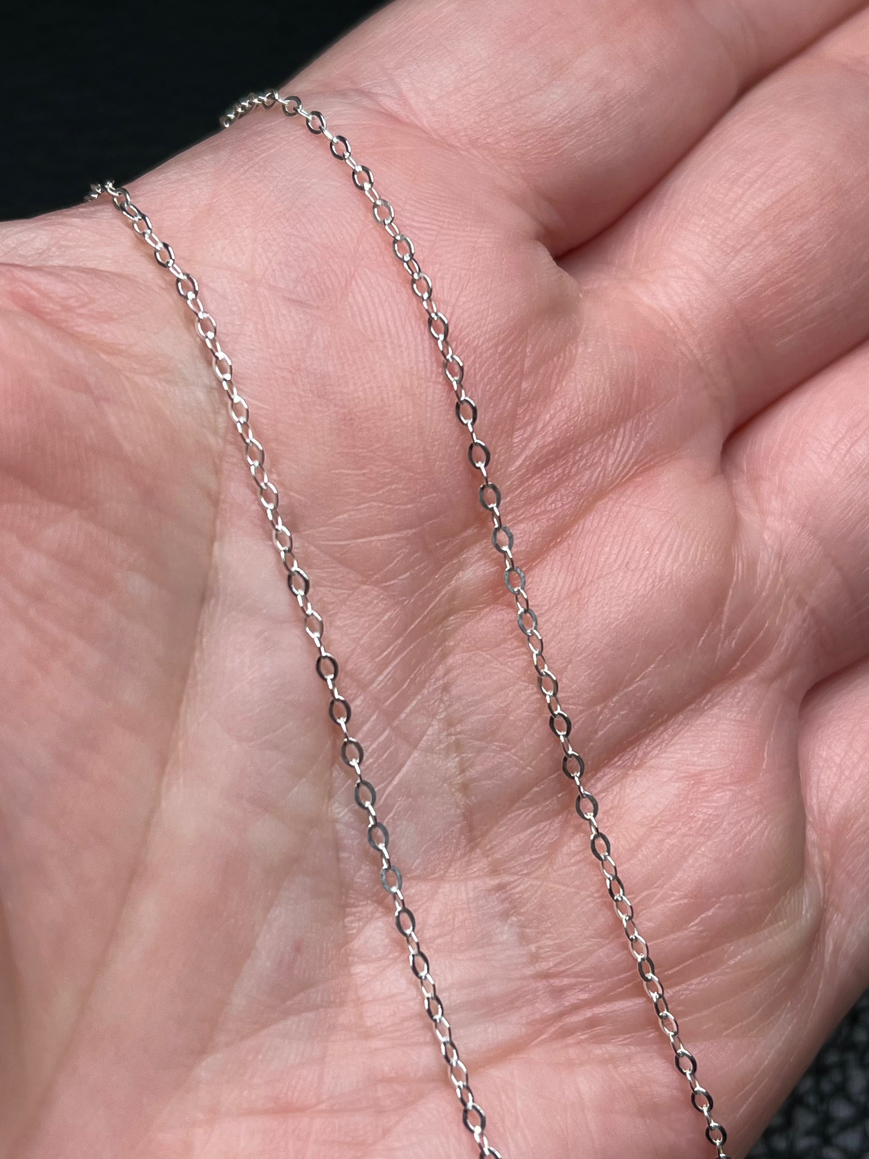 •PETITE CABLE• silver chain