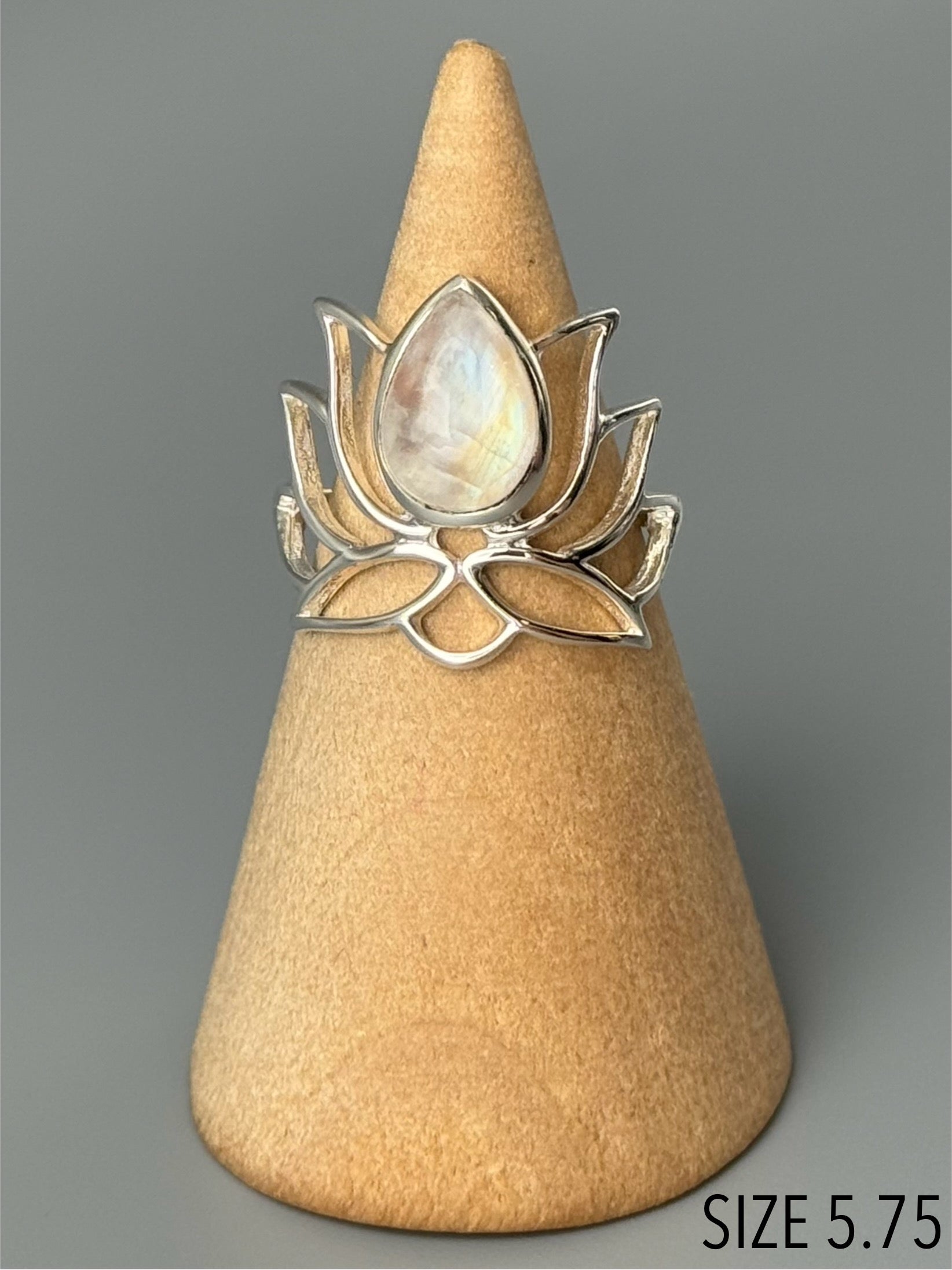 •RAINBOW MOONSTONE - LOTUS• silver ring (various sizes)