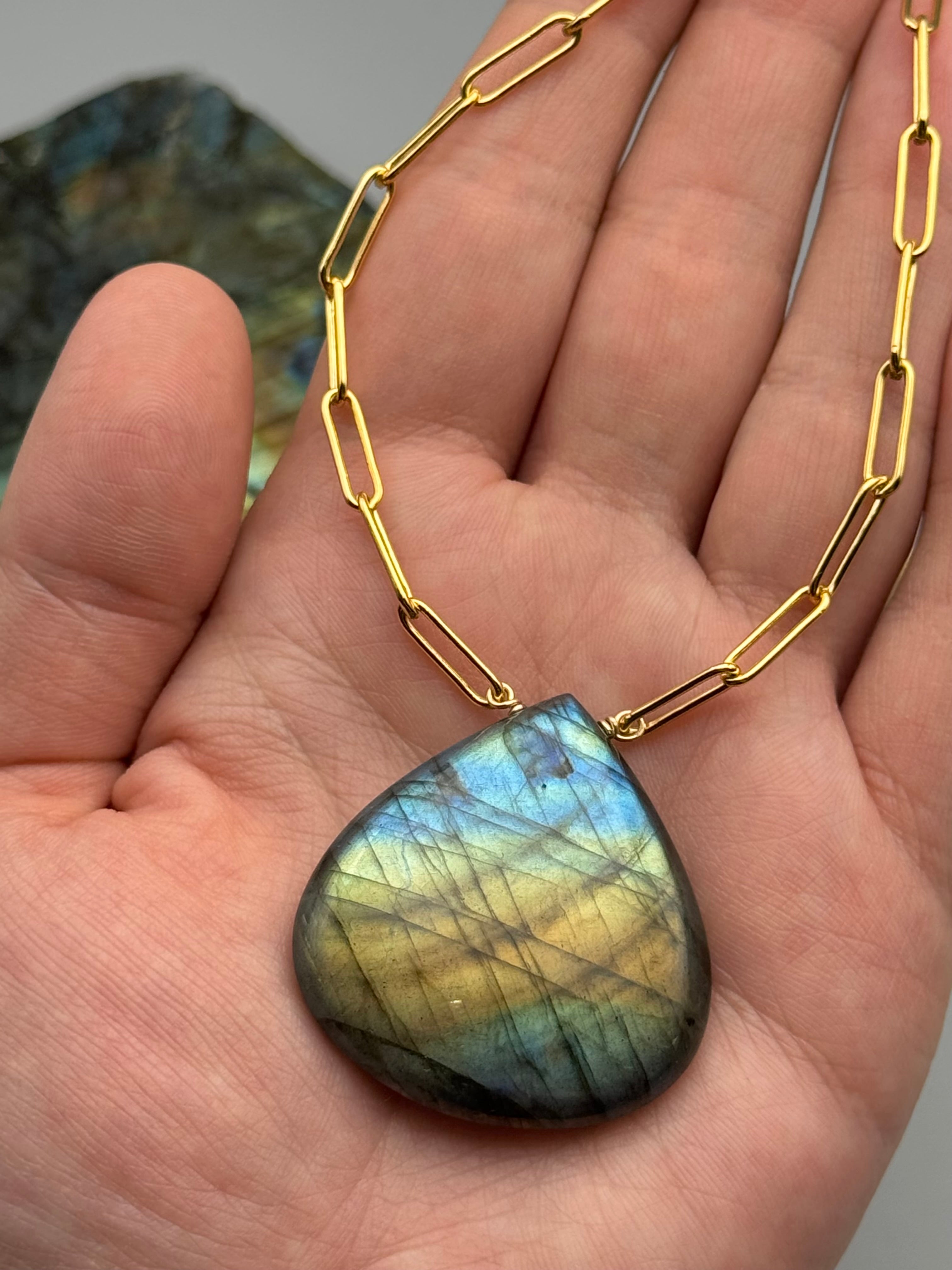 •AEON• labradorite + gold necklace (18"-20" long)