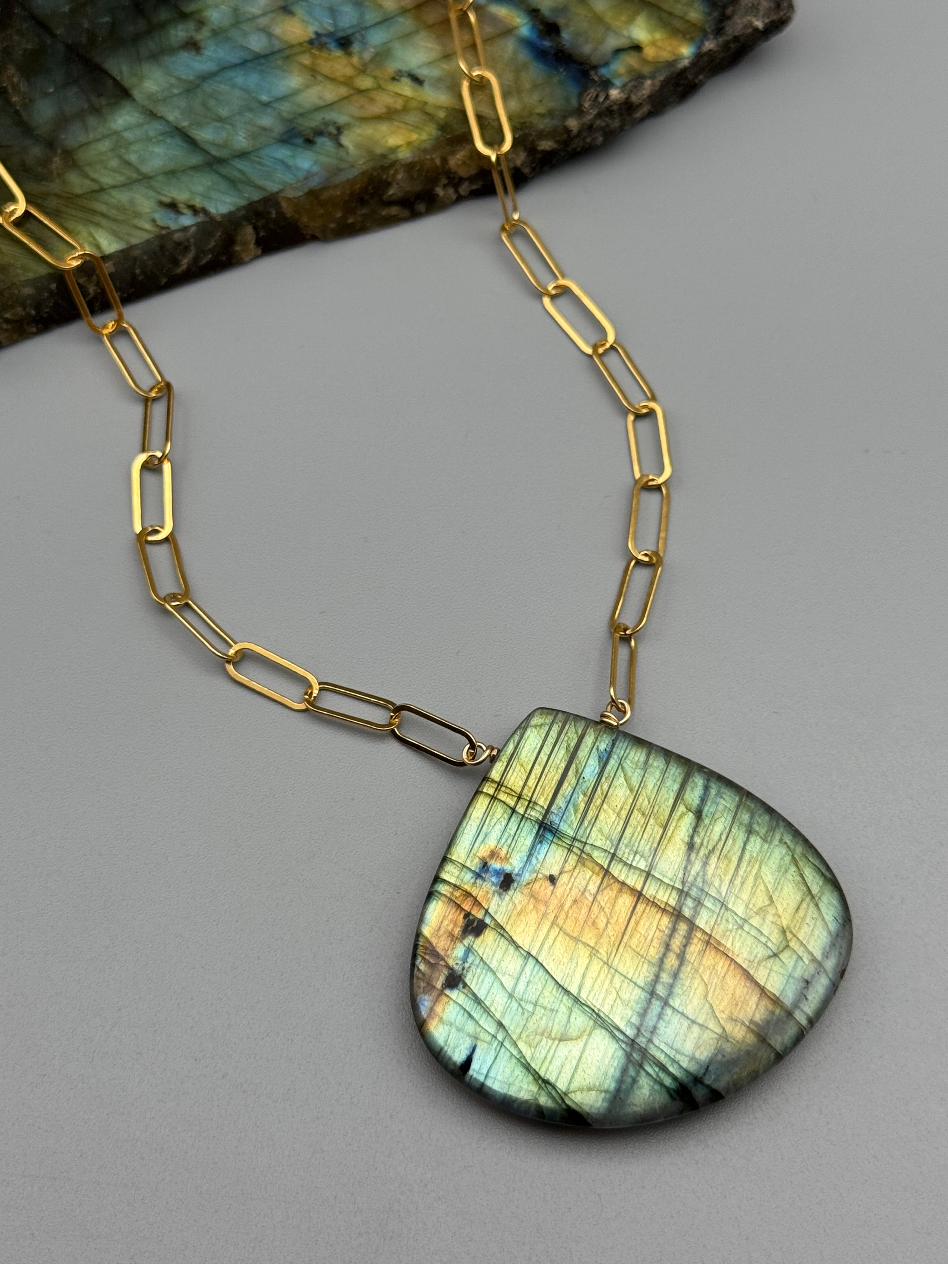 •AEON• labradorite + gold necklace (16"-18" long)