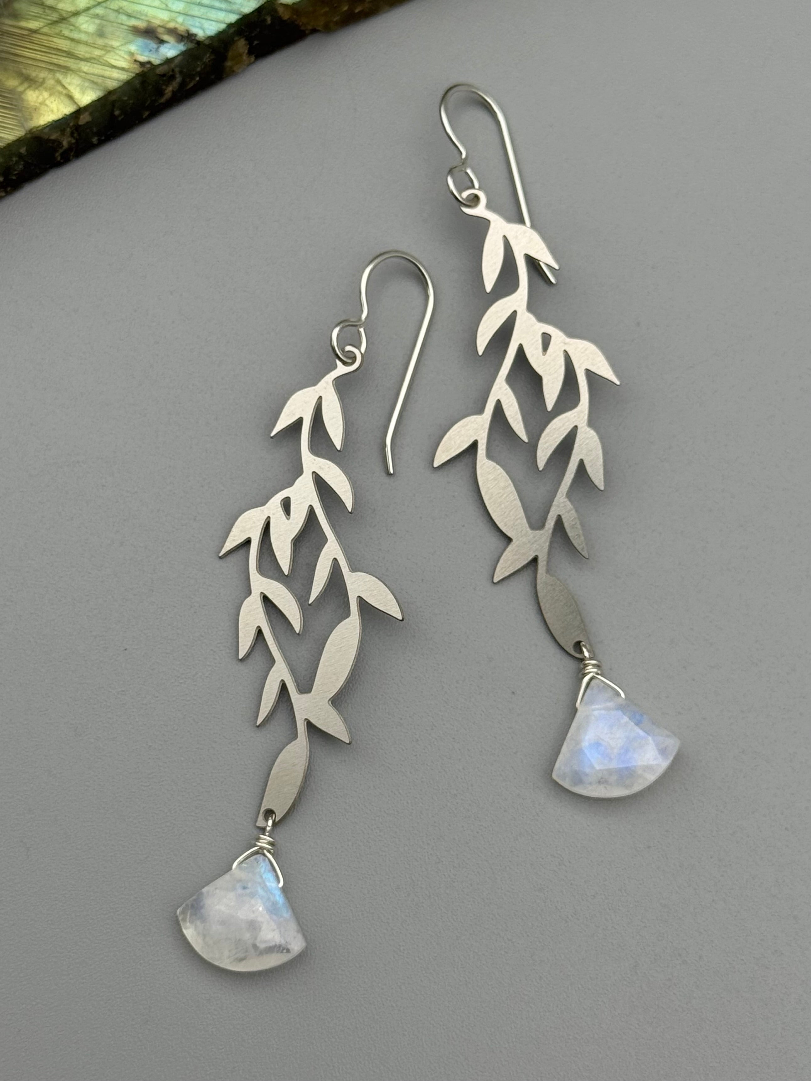 •WEEPING WILLOW• rainbow moonstone + silver earrings