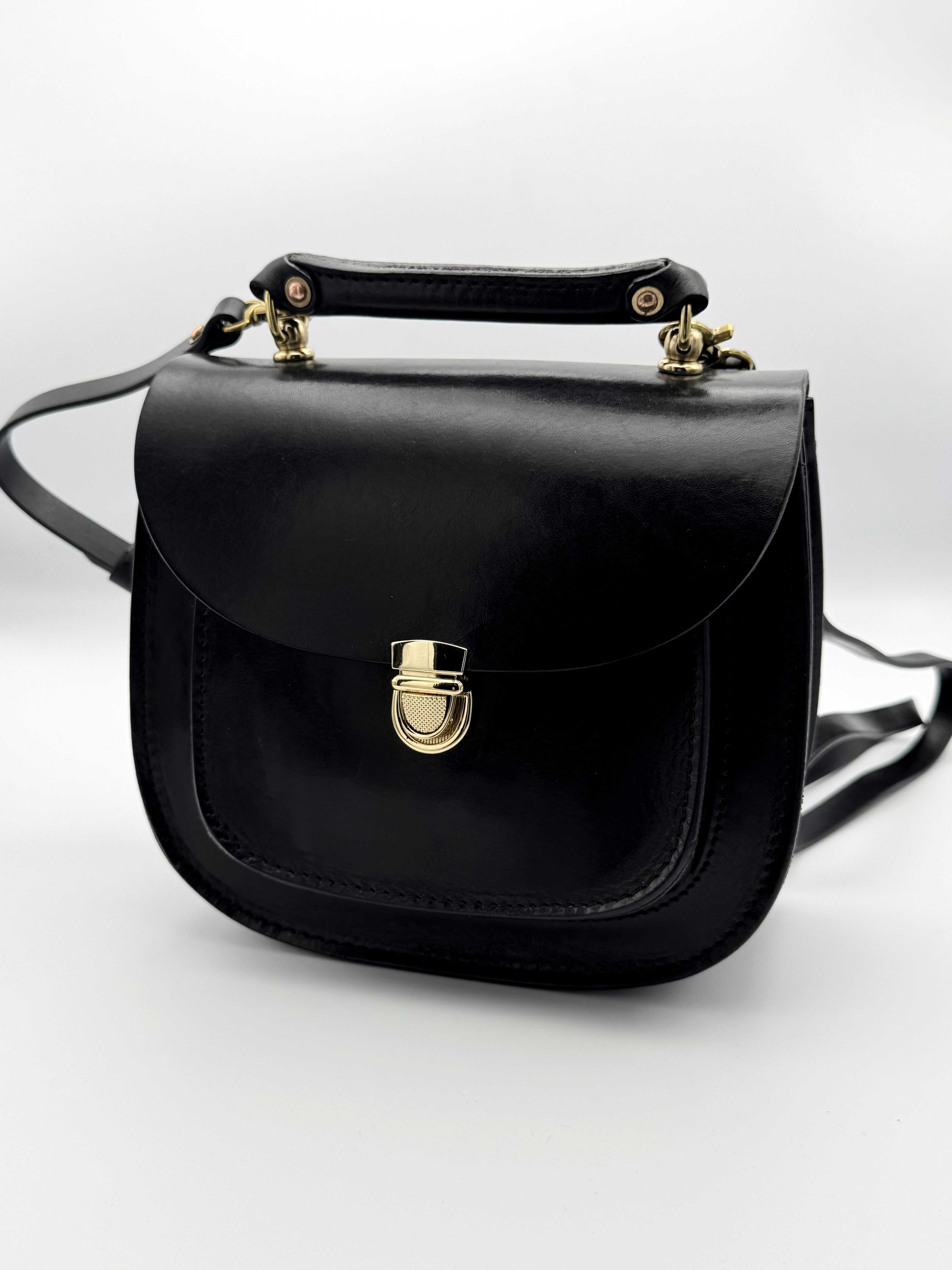 •MONTREAL• black leather crossbody/handbag