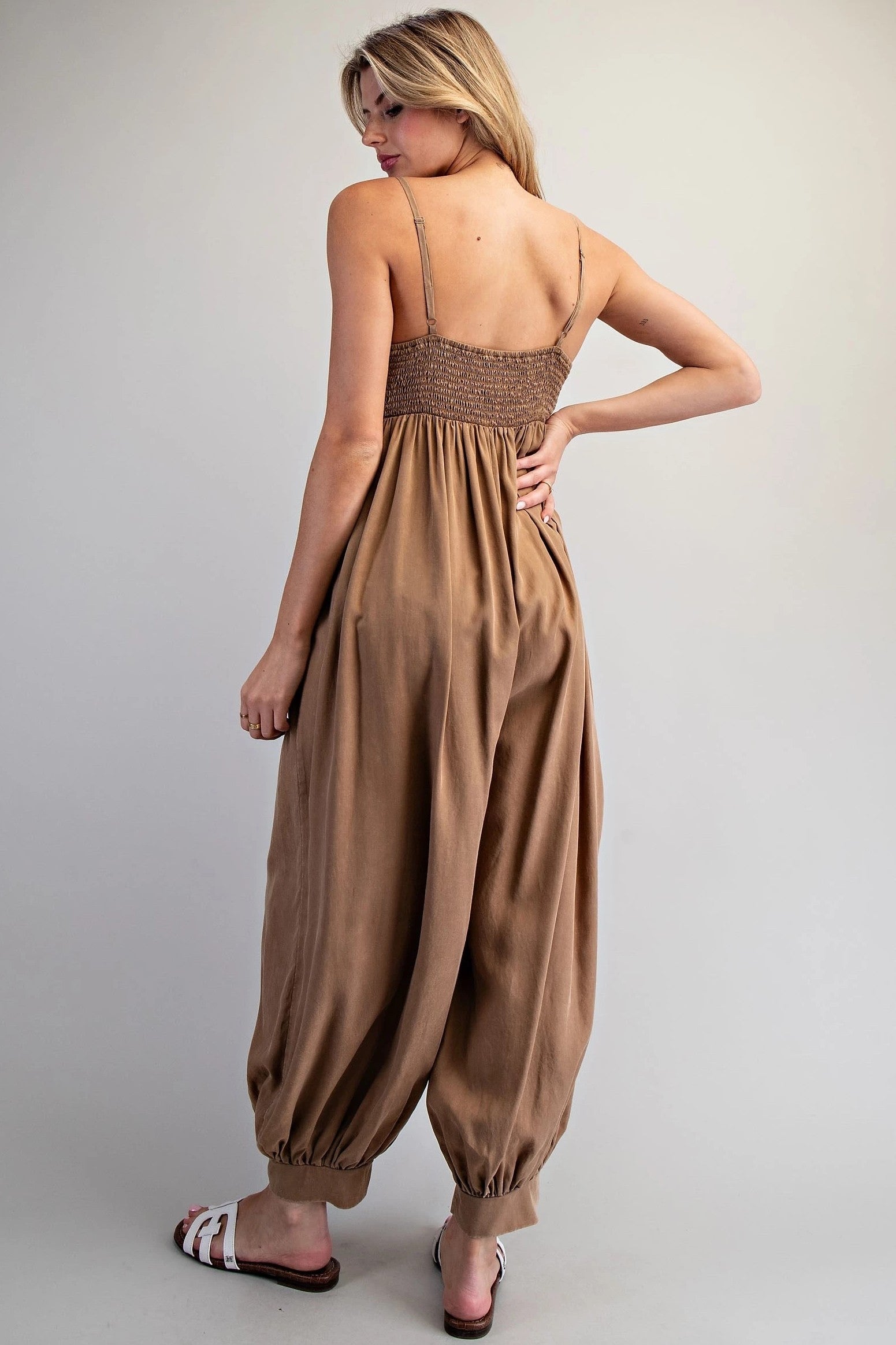 •PEYTON - MOCHA• relaxed fit V-neck jumpsuit