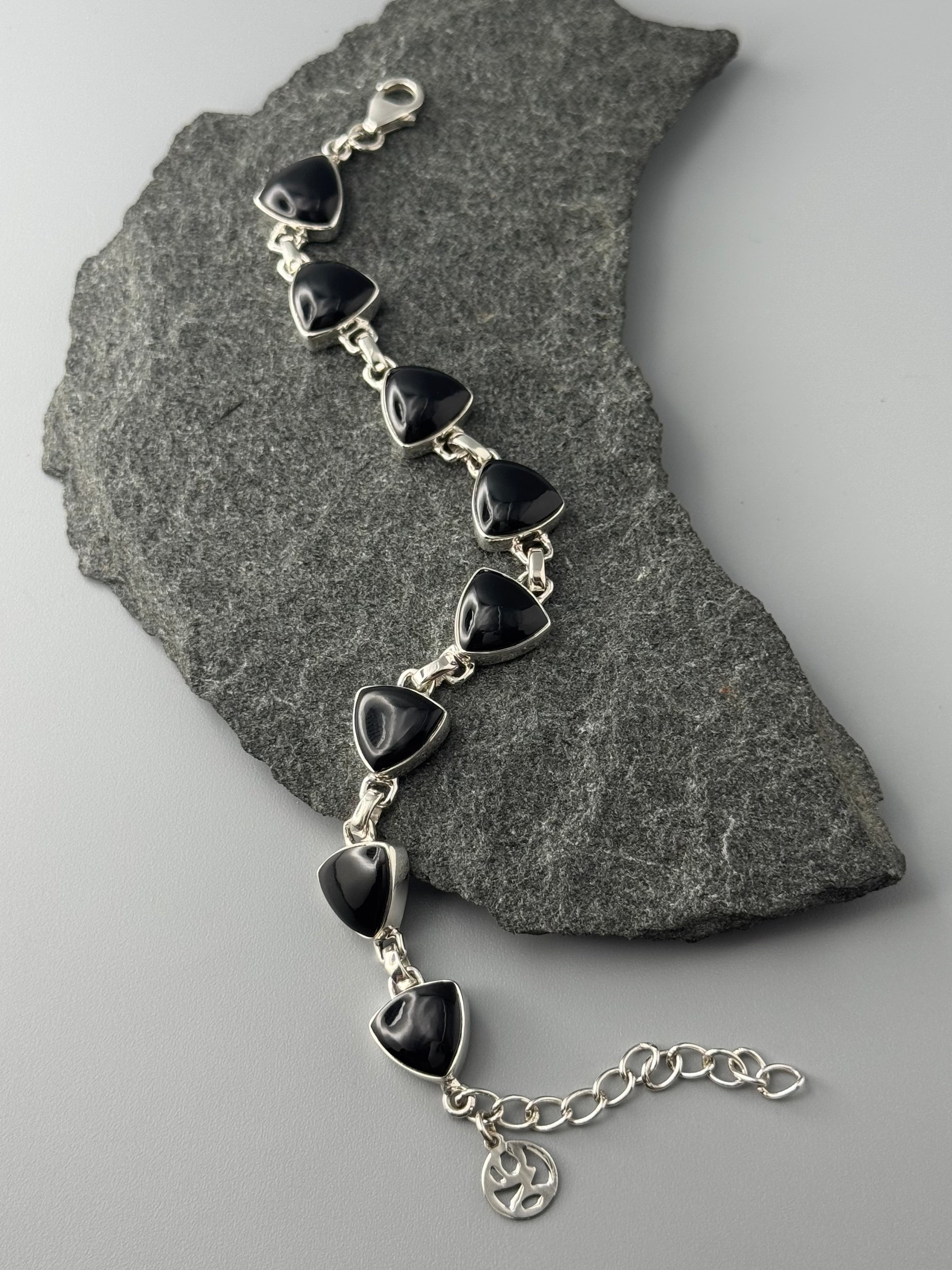 •BLACK ONYX - SOFT TRIANGLE• linked silver bracelet (6.5" - 7.75")