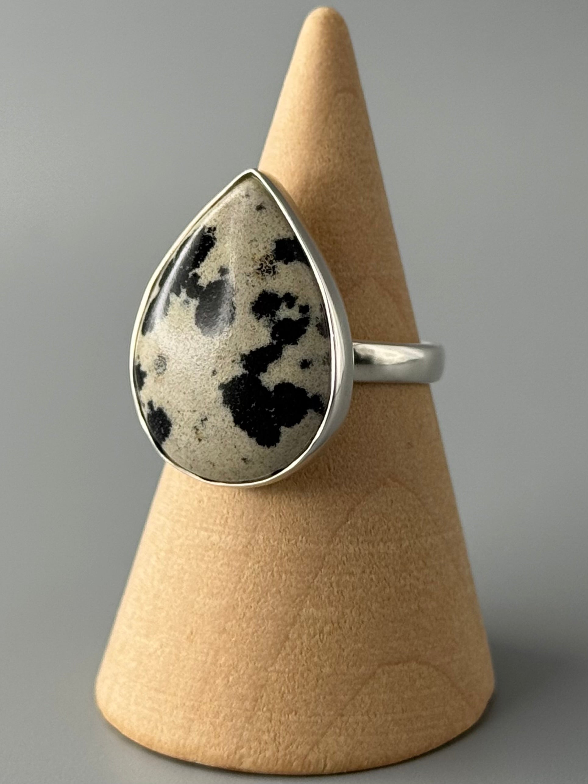 •DALMATIAN JASPER - TEAR• simple bezel silver ring (size 7)