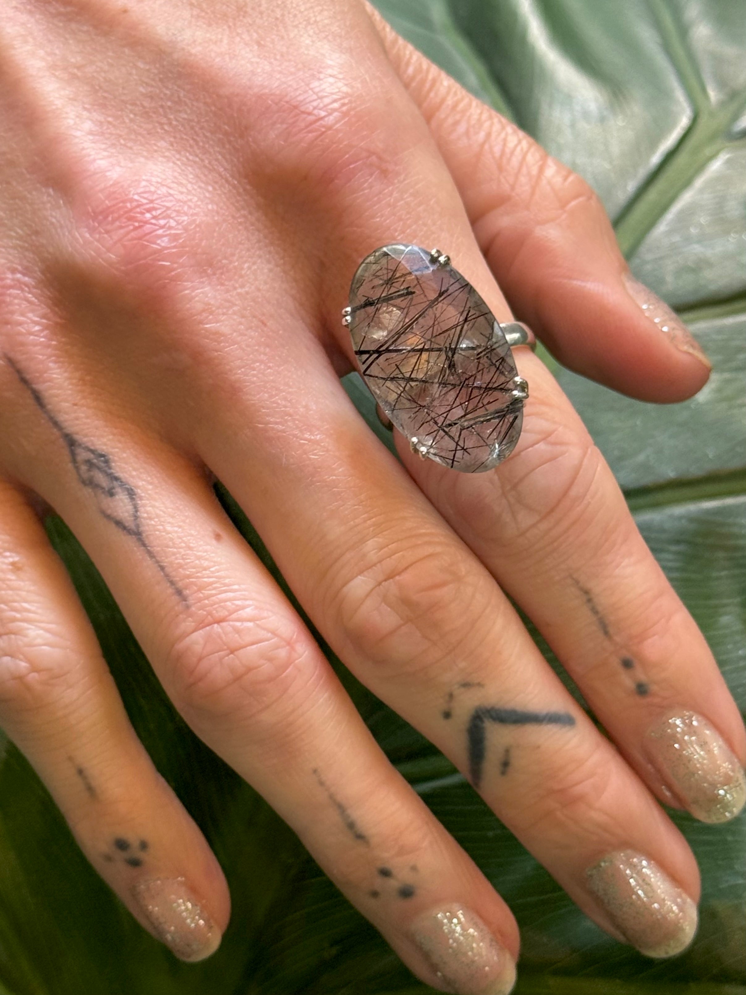 •TOURMALINATED QUARTZ - OVAL• prong set silver ring (size 8.75)
