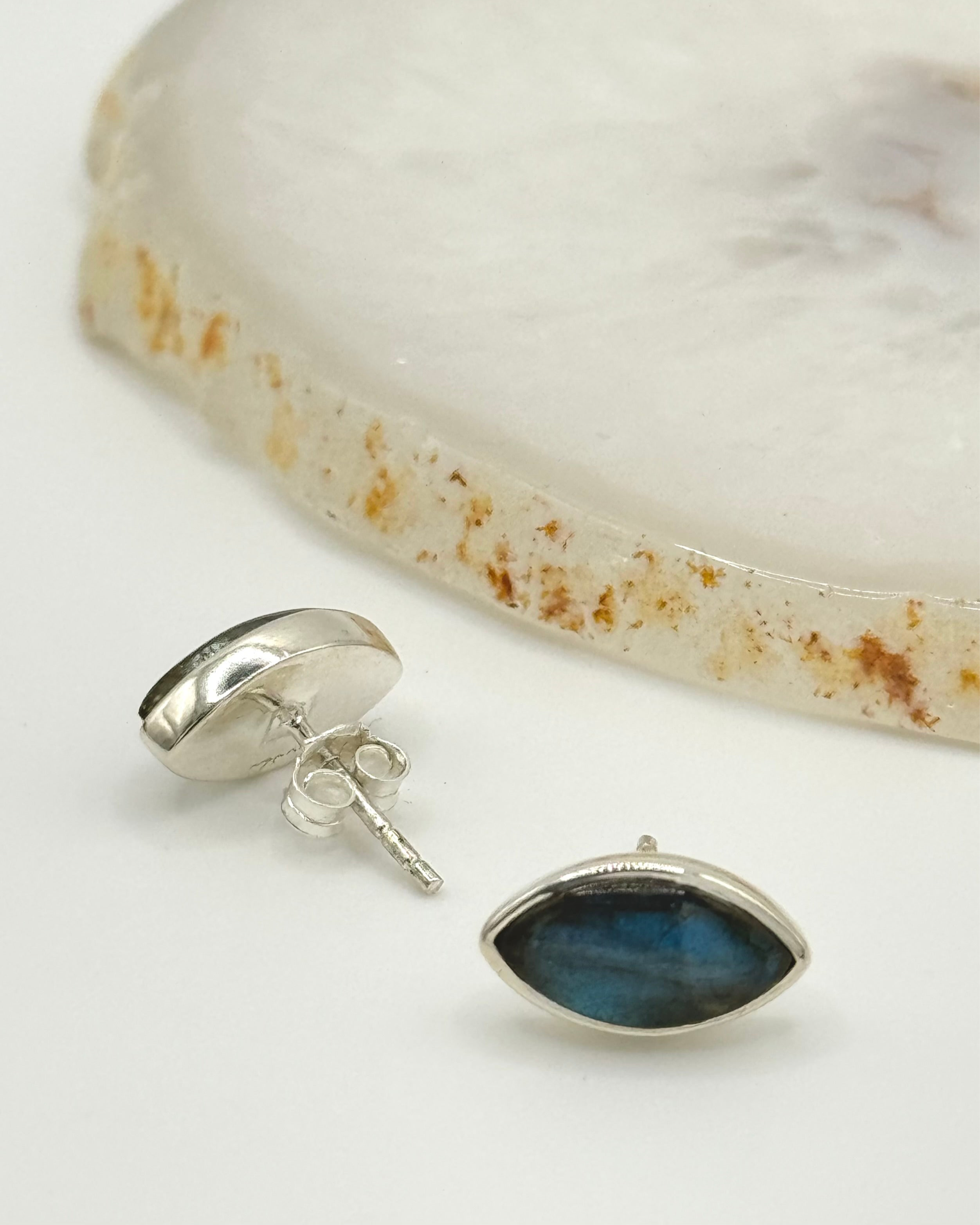 •LABRADORITE - EYE• silver bezel set stud earrings