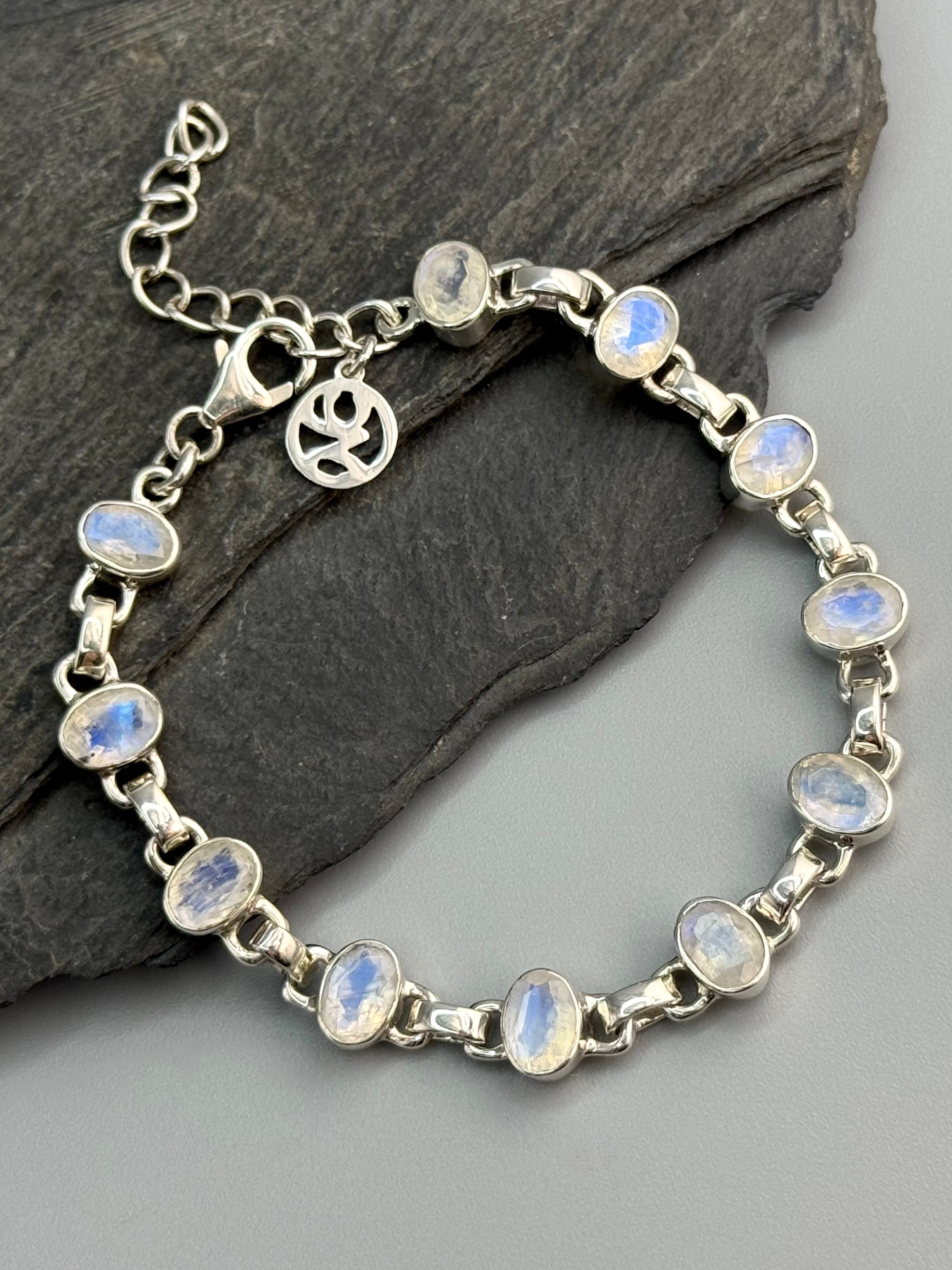 •RAINBOW MOONSTONE - FACETED OVAL• linked silver bracelet (6.25" - 7.75")