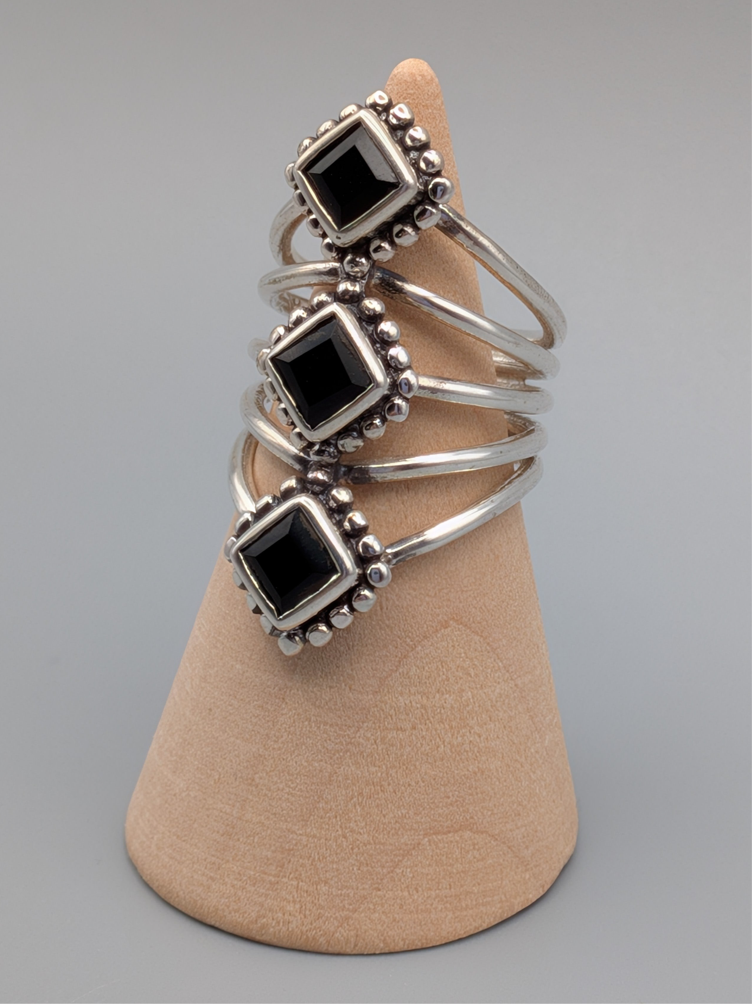 •ONYX - TRIPLE DOTTED DIAMOND• split band silver ring (size 5.75)