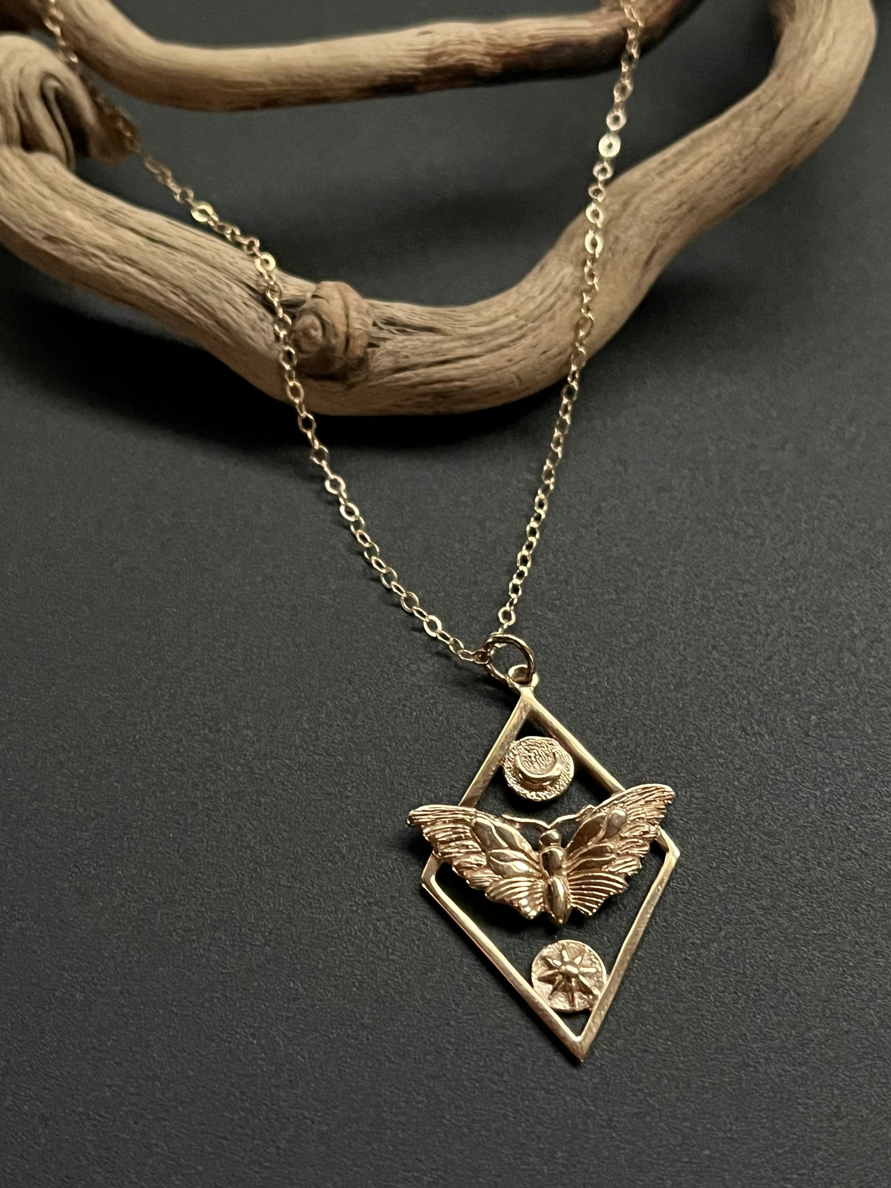 •NIGHT GUIDE• gold necklace