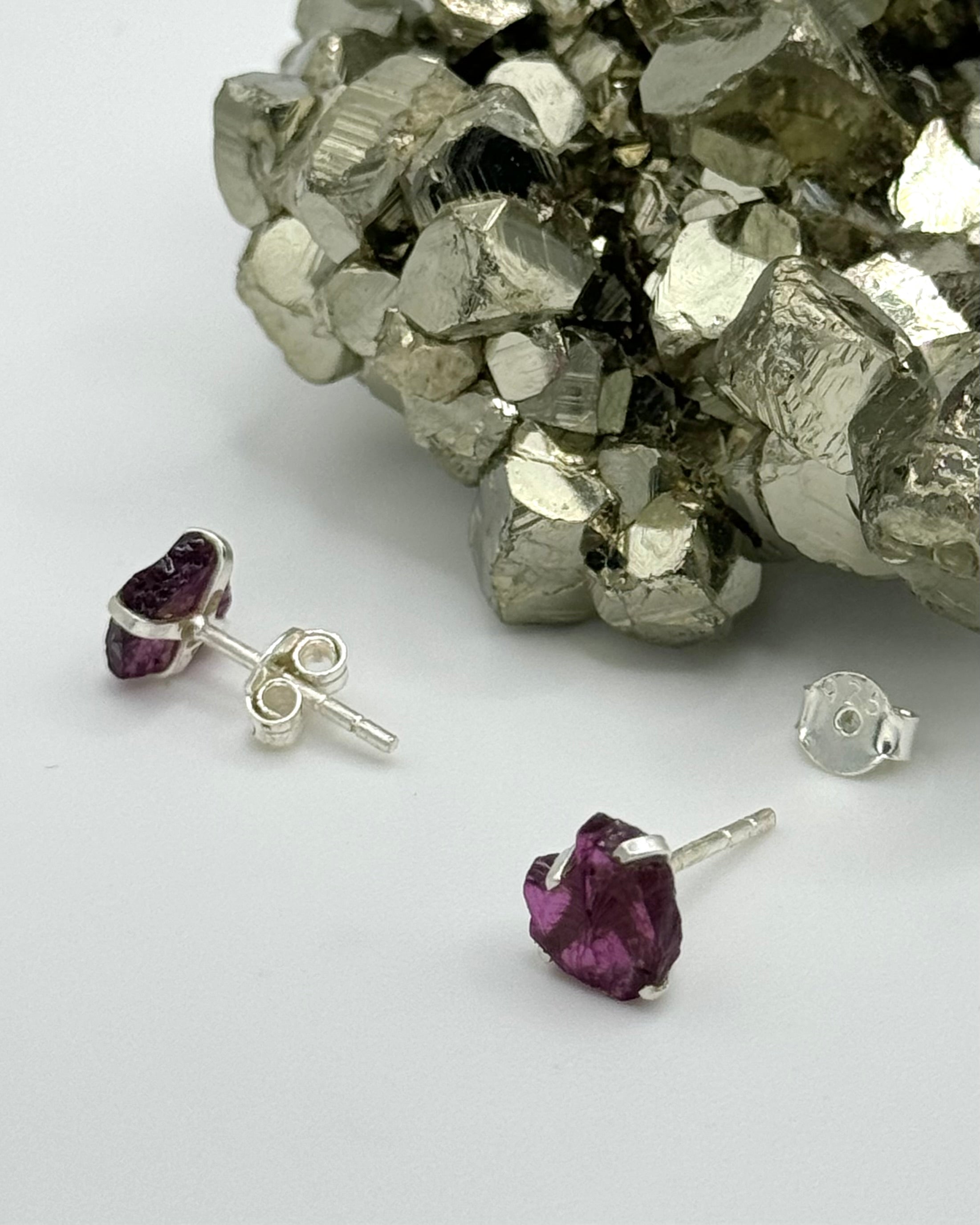 •RHODOLITE GARNET• silver prong set stud earrings