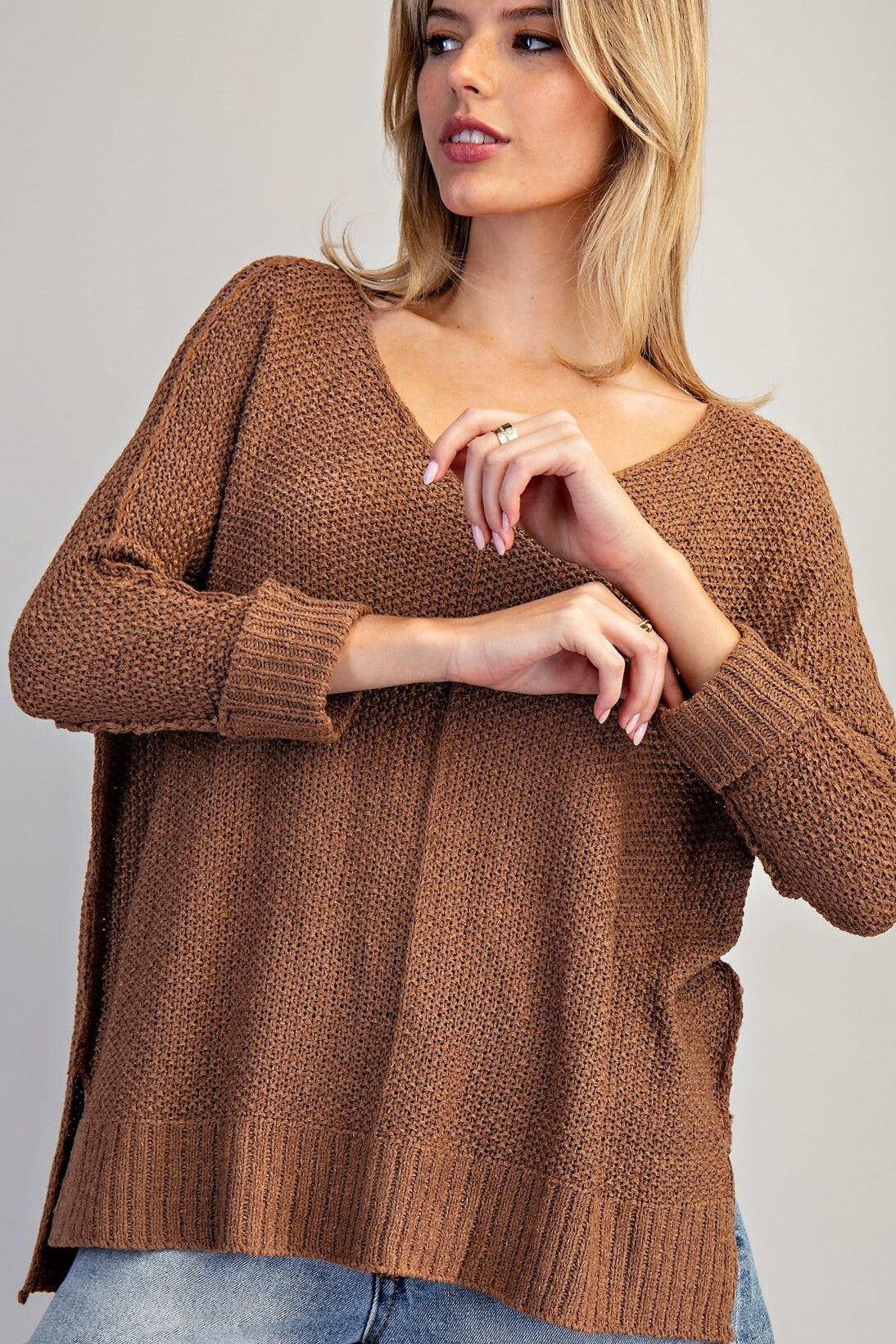 •JUNO• exposed seam V-neck sweater