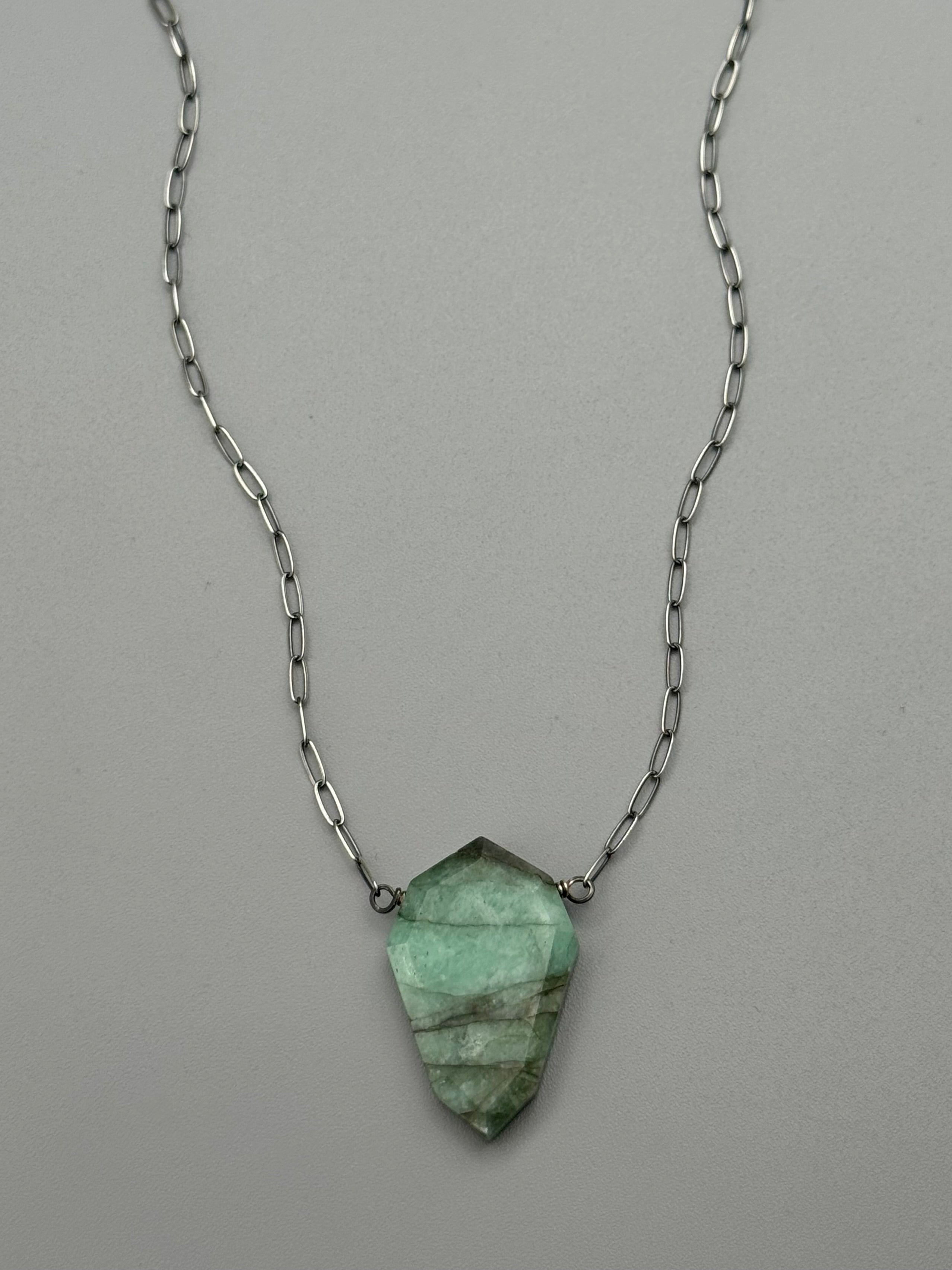 •AEON• emerald petal + silver necklace (18"-20" long)