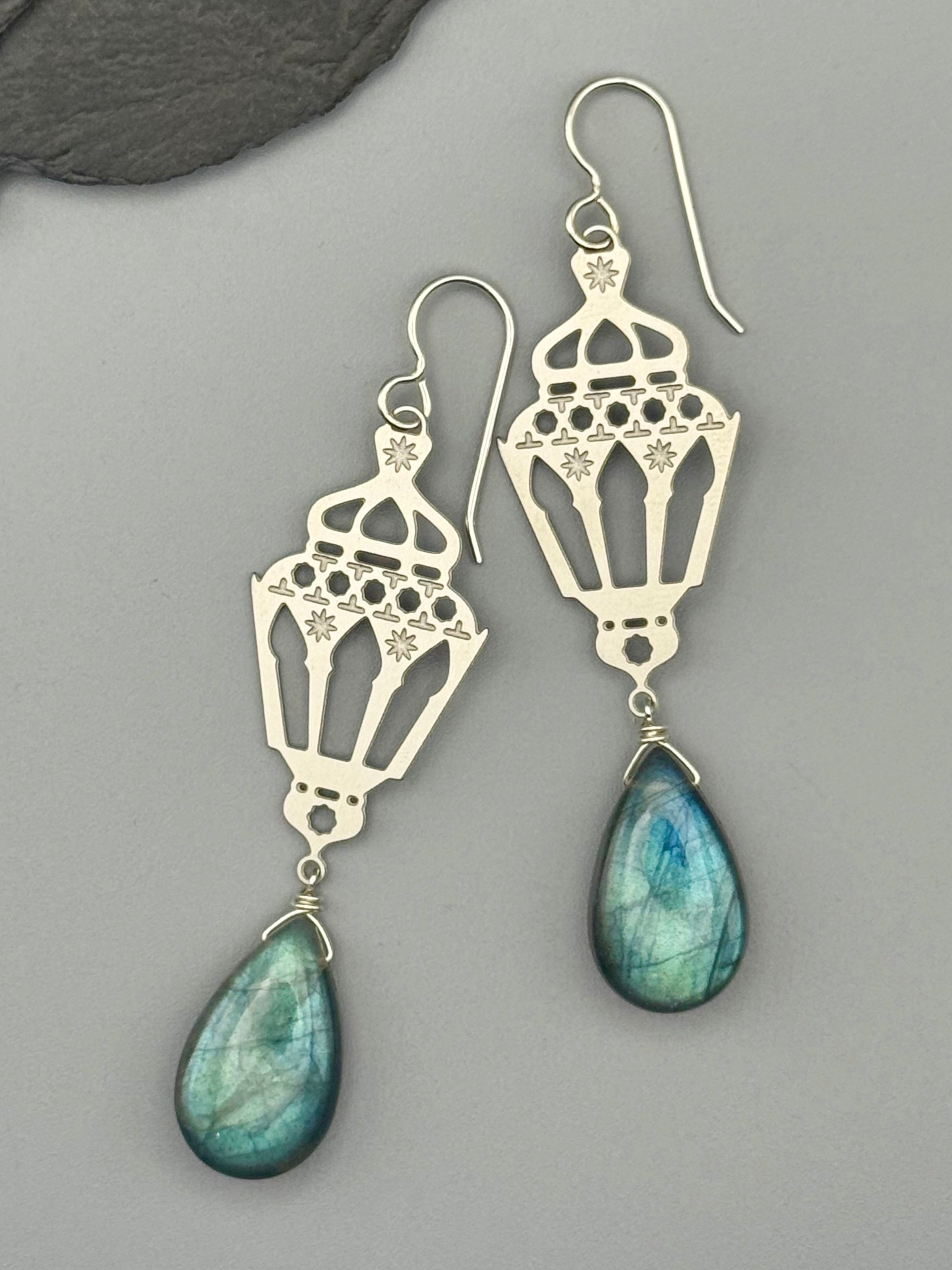 •LANTERN LIGHT• labradorite + silver earrings