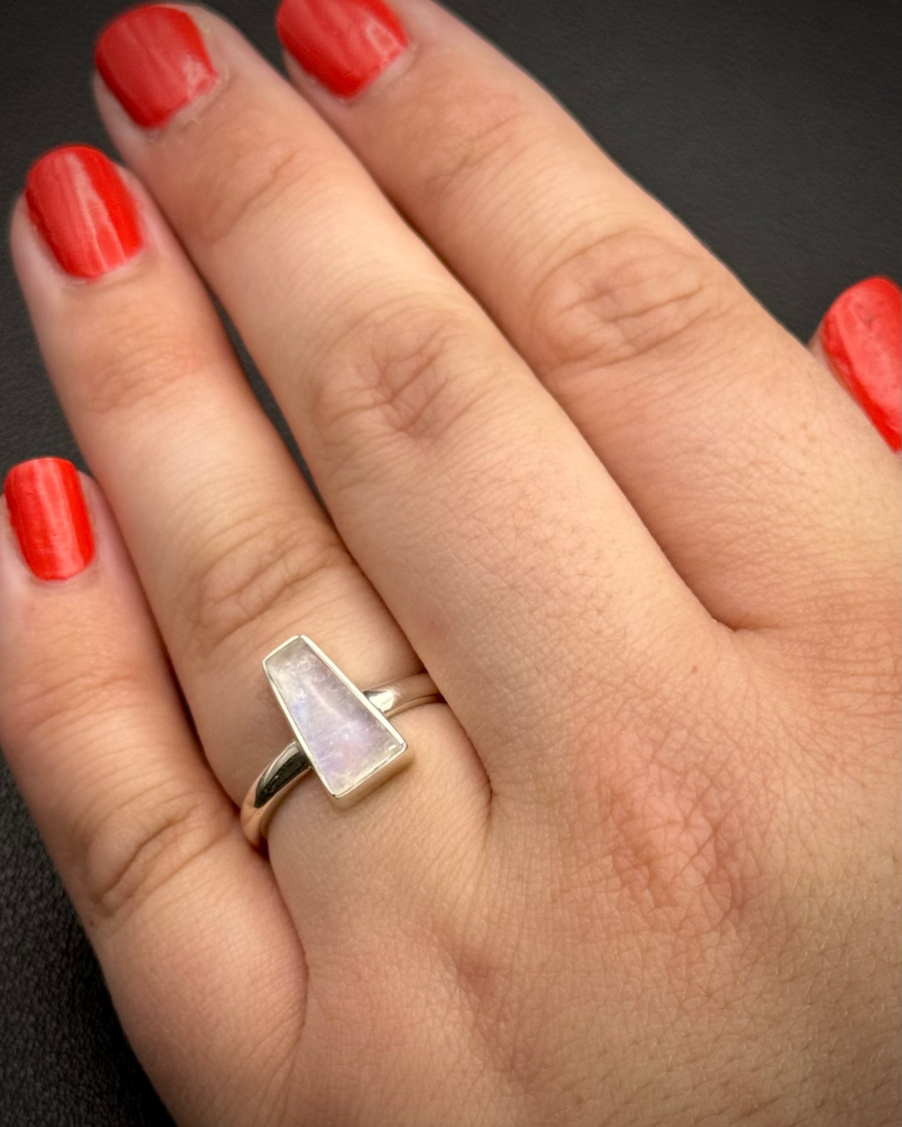 •RAINBOW MOONSTONE - MEDIUM PORTAL• silver ring (size 7.25)