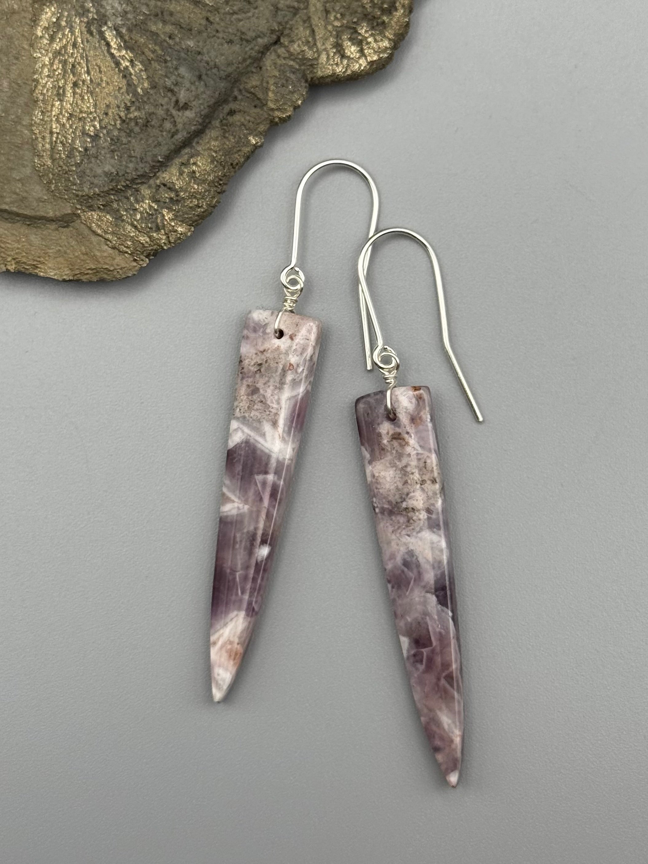 •STRAY• chevron amethyst fang + silver earrings