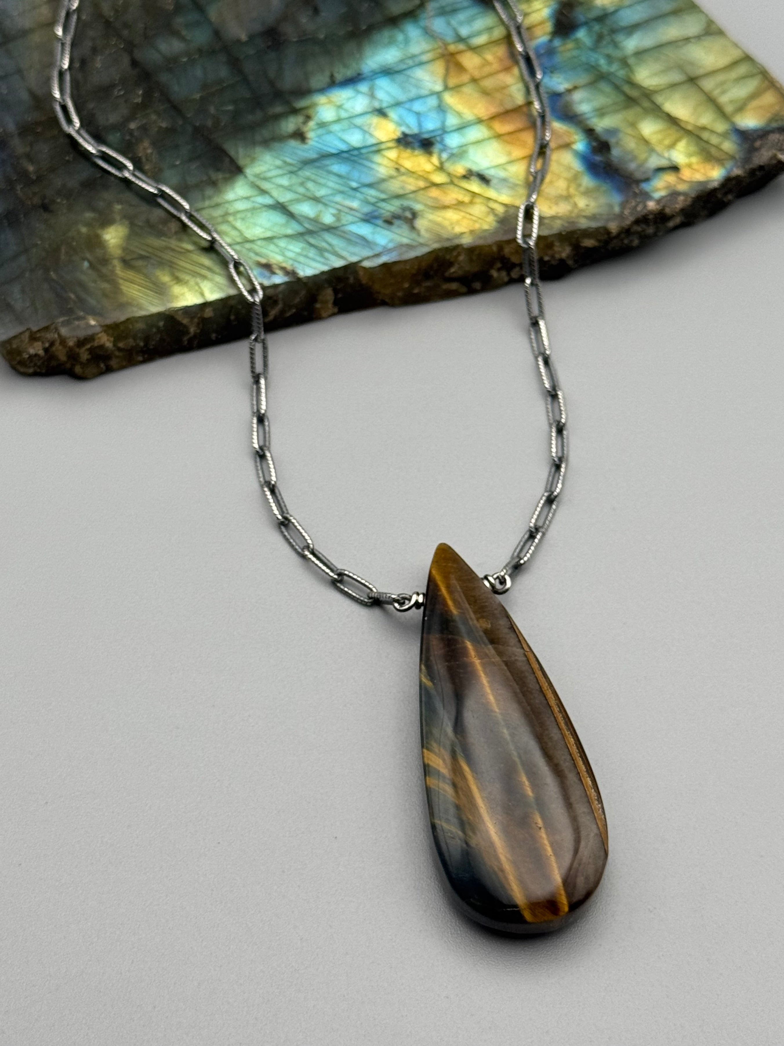 •AEON• hawk eye + silver necklace (18"-20" long)