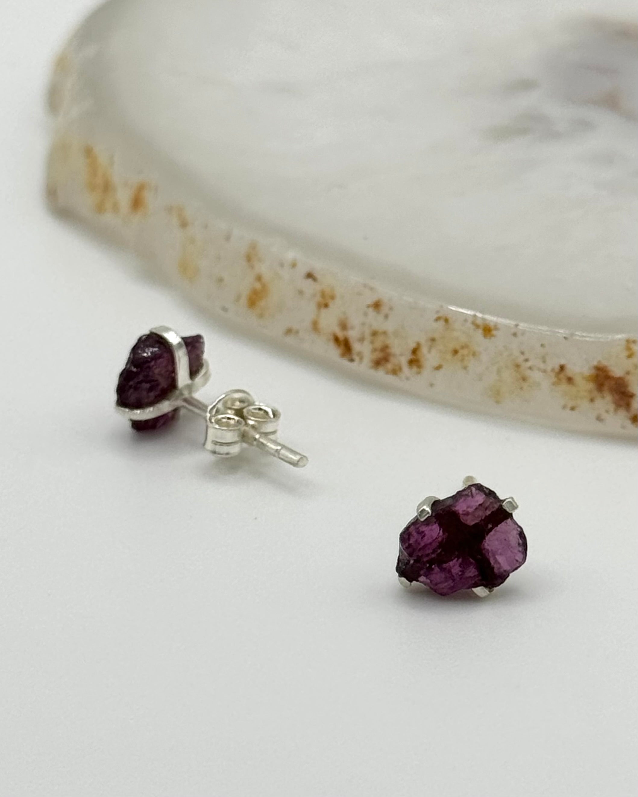 •RHODOLITE GARNET• silver prong set stud earrings