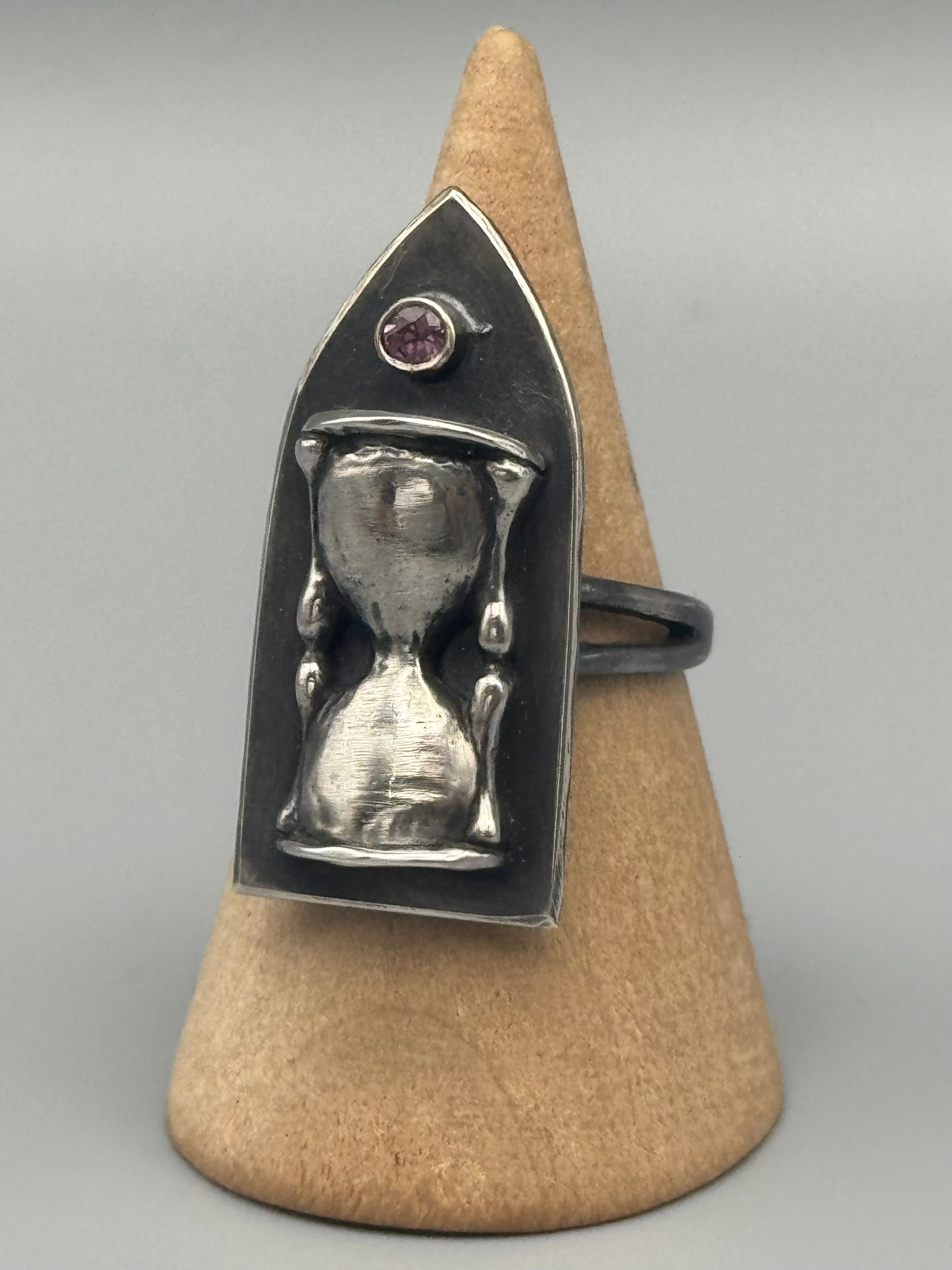 •HOURGLASS• pink sapphire + silver ring (size 8)