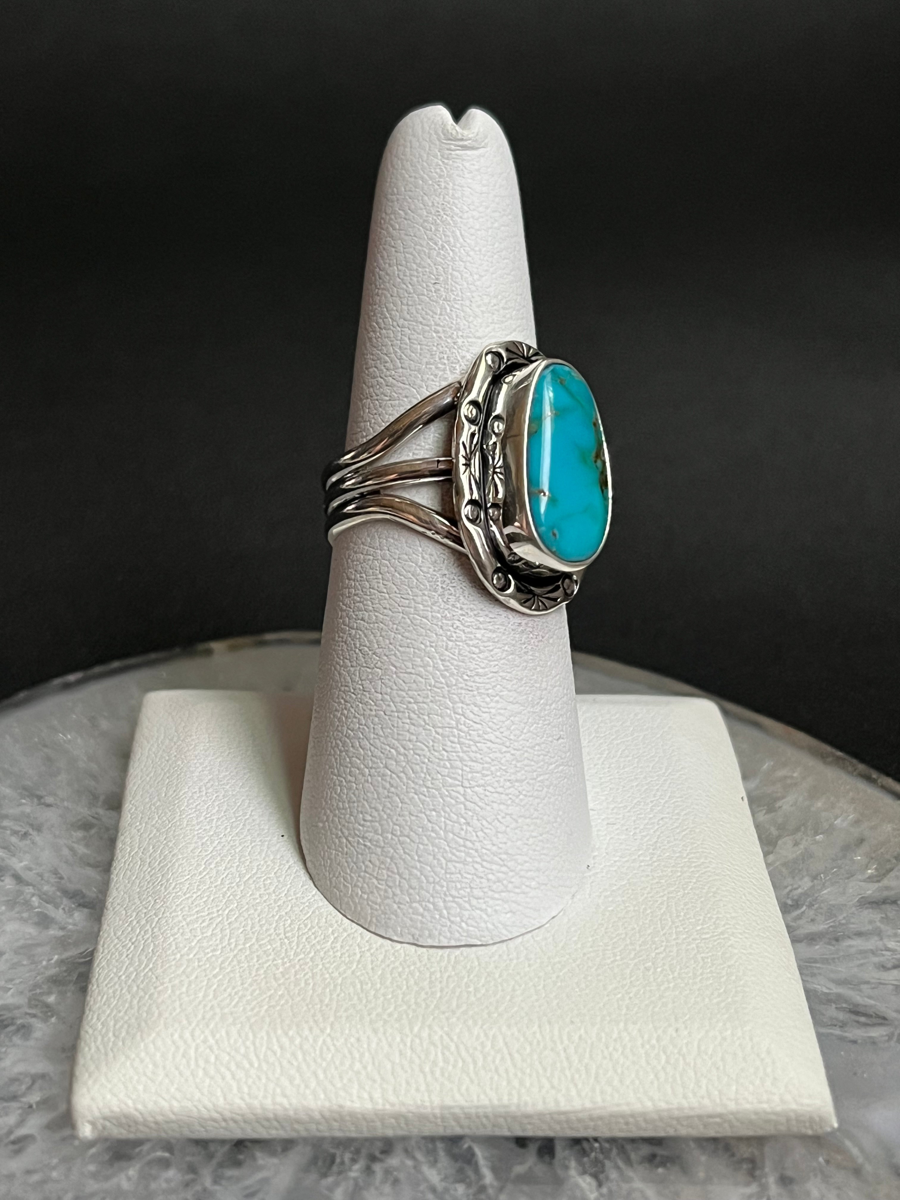 •KINGMAN TURQUOISE• Navajo silver ring (size 8)