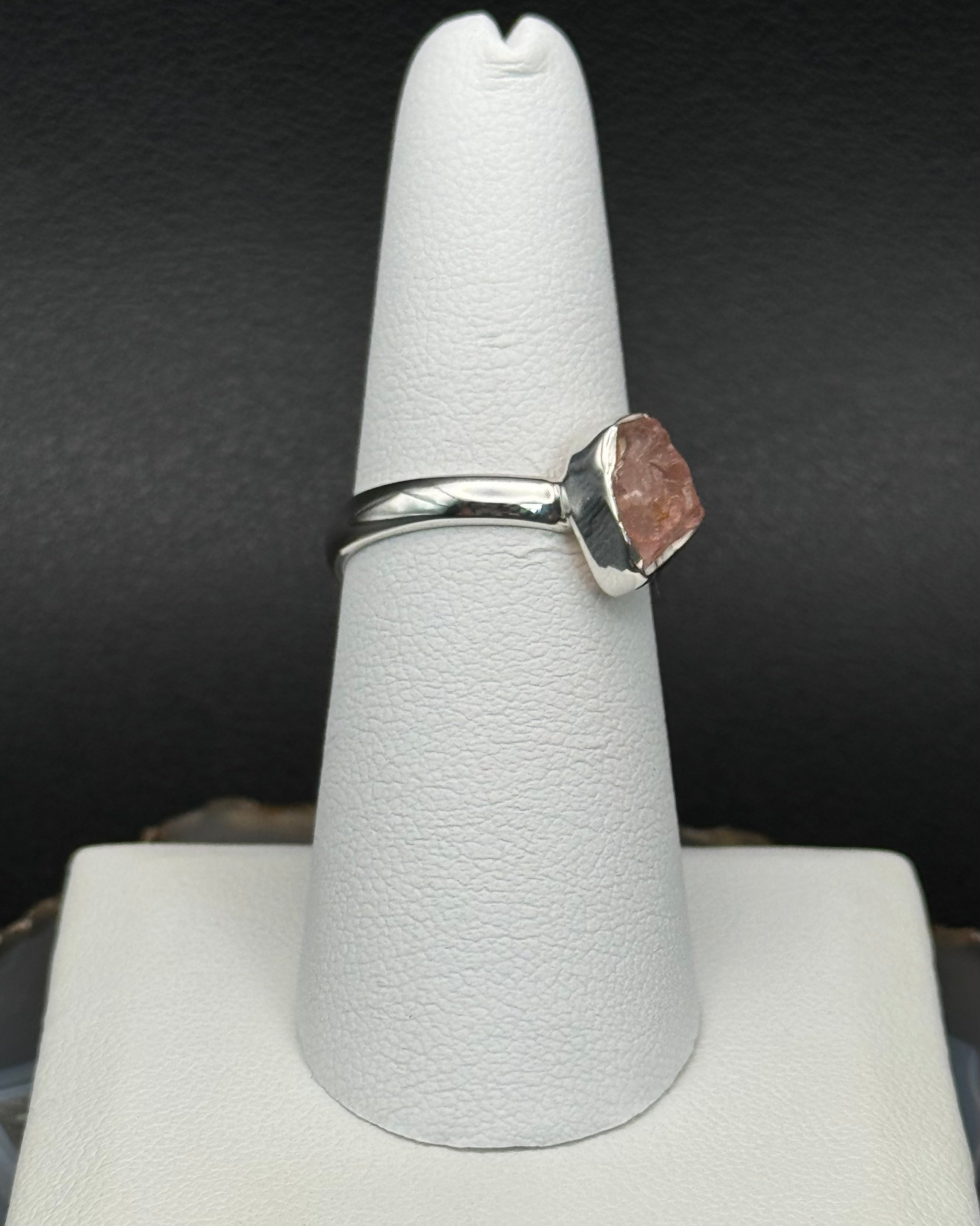 •ROSE QUARTZ - LIL' FREEFORM• silver ring (various sizes)