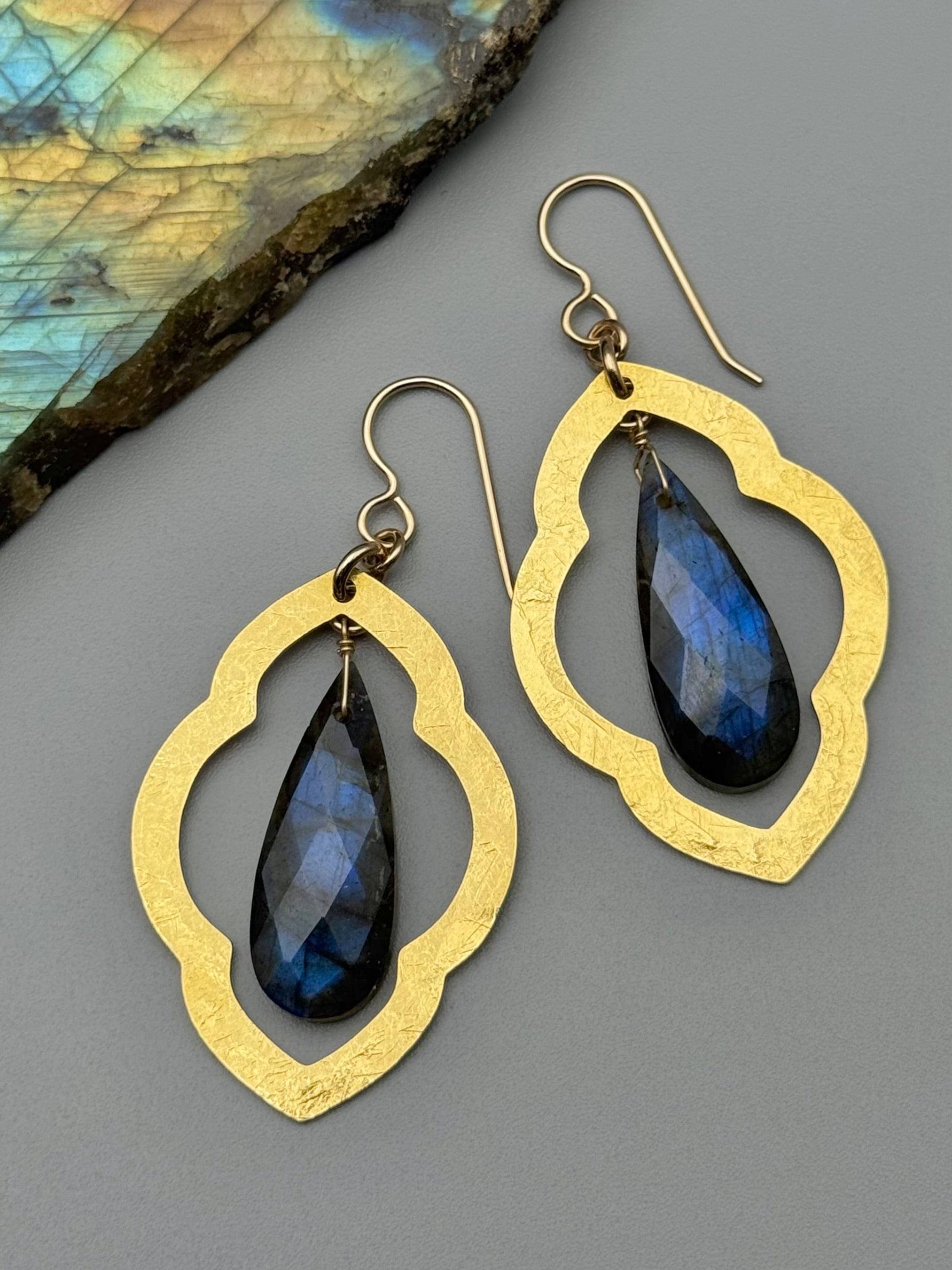•ARABESQUE• labradorite + gold earrings