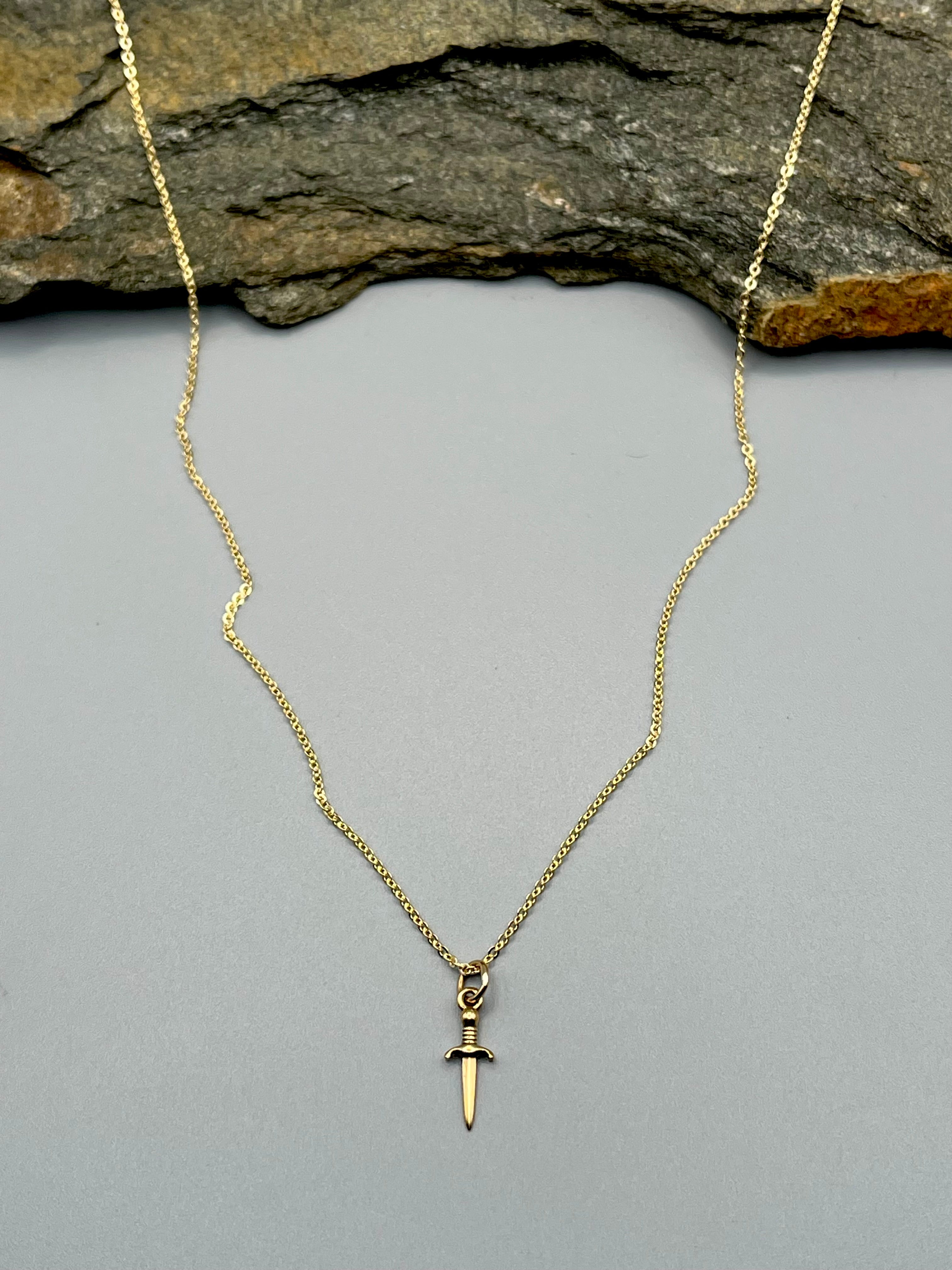 •LITTLE DAGGER• gold necklace