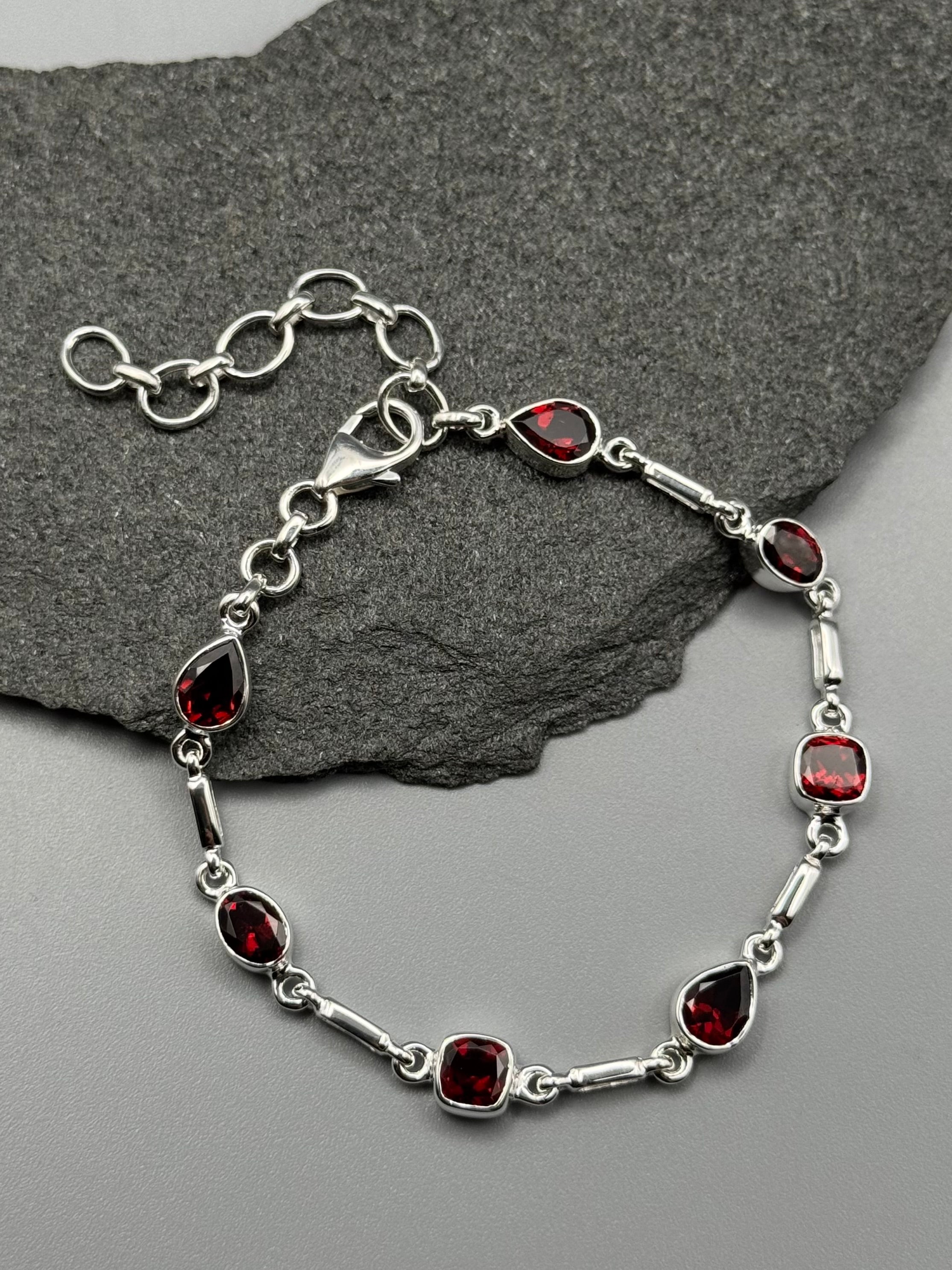 •LIL' GARNET - GEO MIX• linked silver bracelet (7.25" - 9")