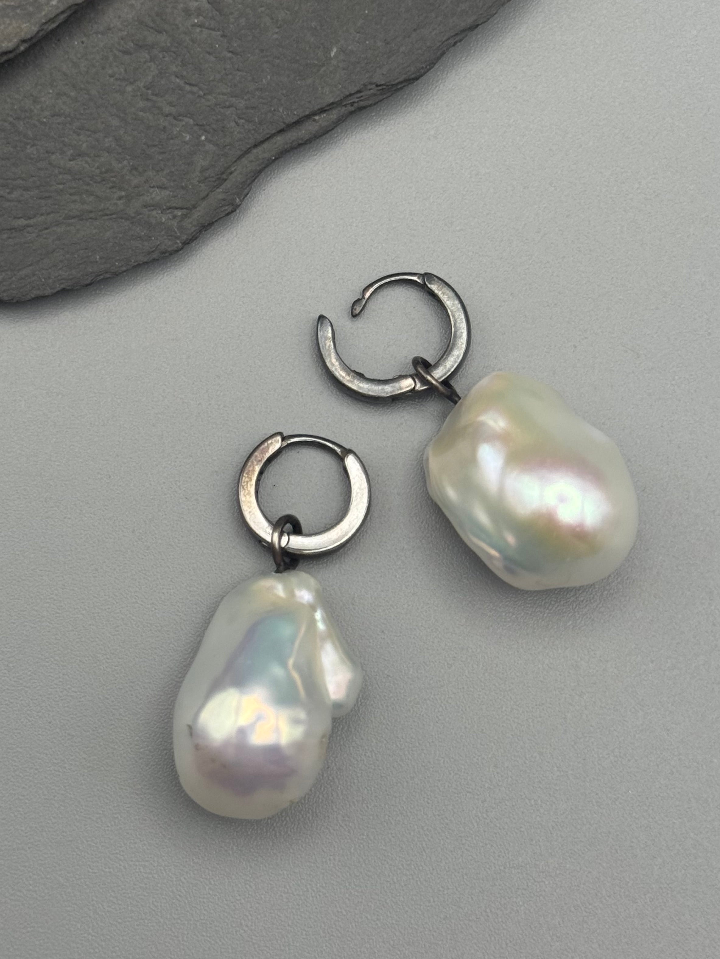 •PEARL HUG• silver hoop earrings