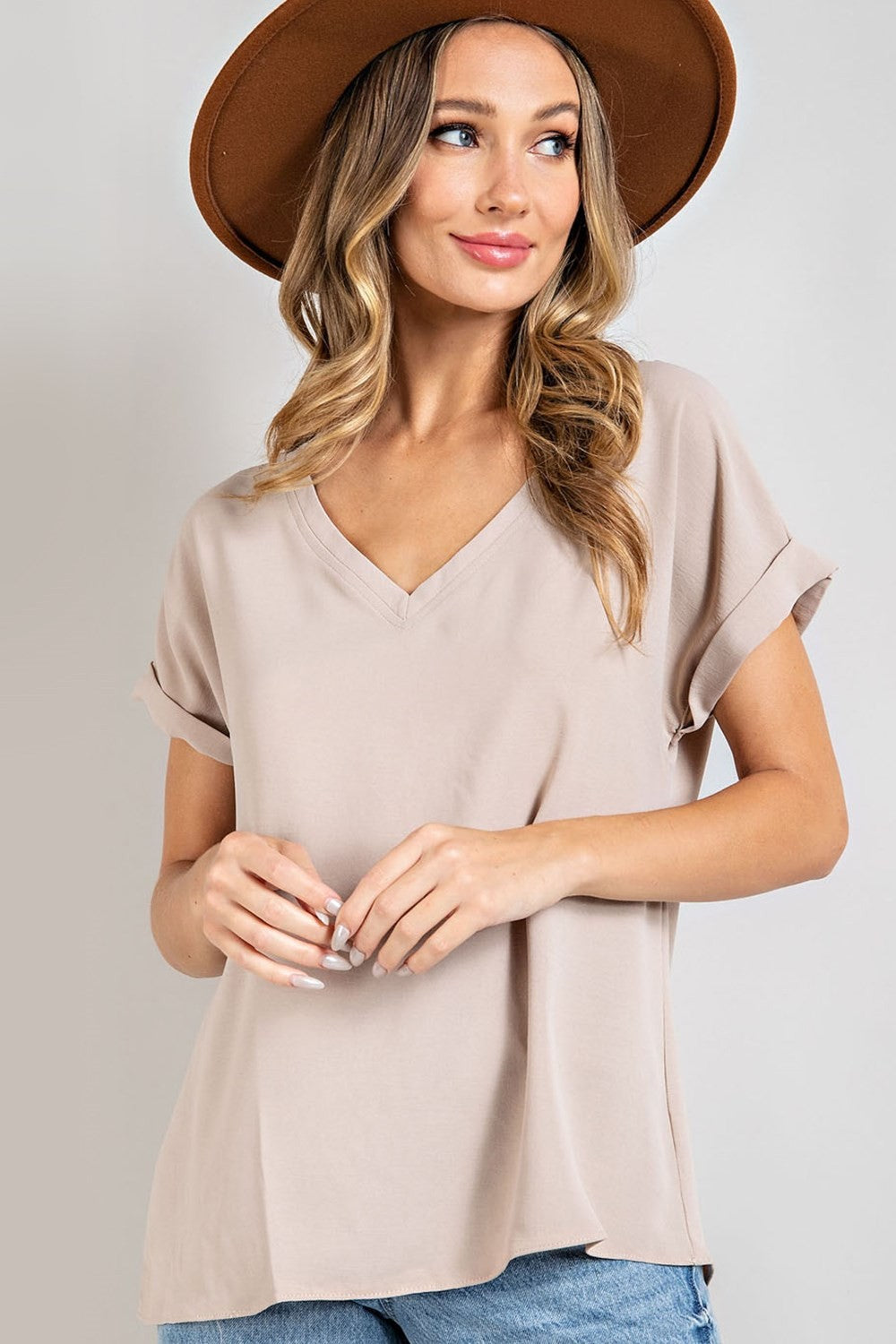 •VERA• V-neck relaxed fit top