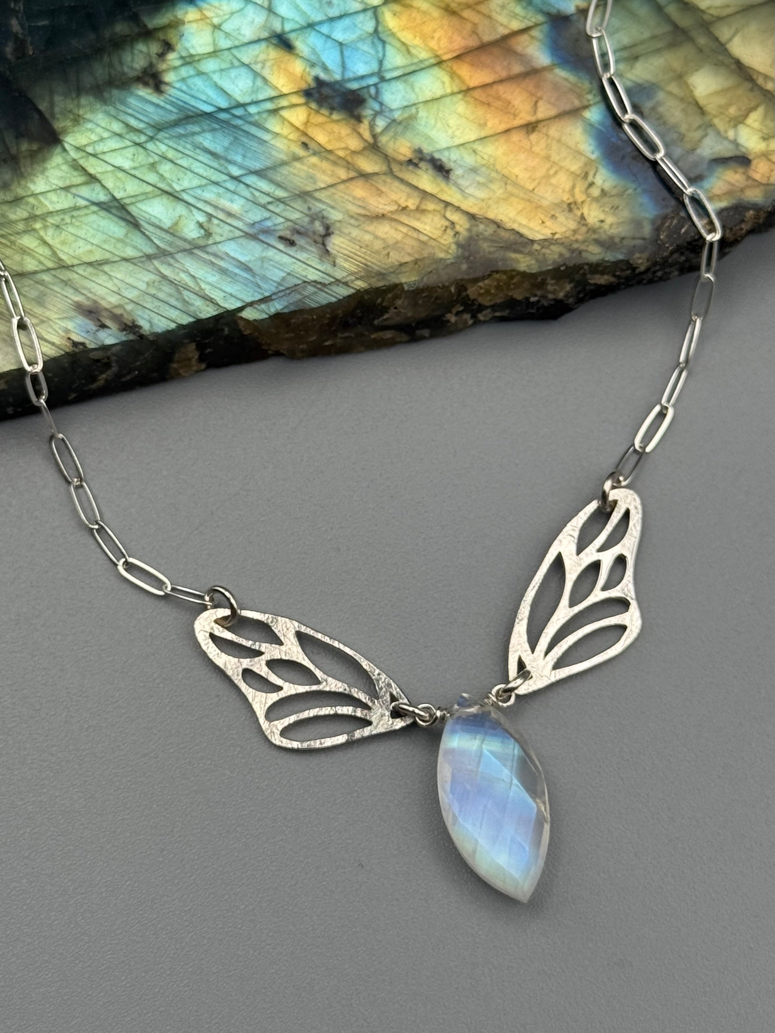 •METAMORPH• faceted rainbow moonstone + silver necklace (16"-18" long)