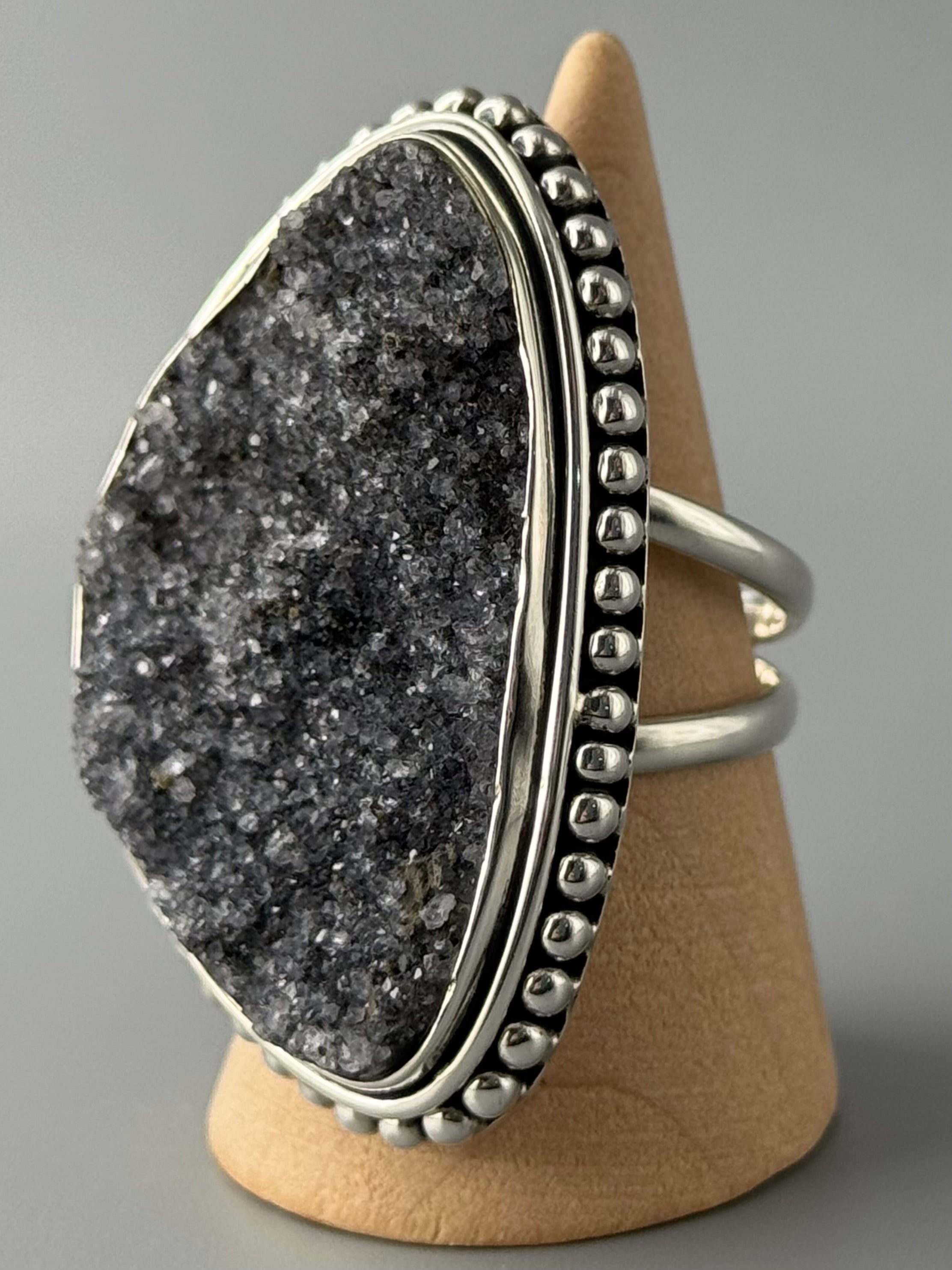 •COBALTO CALCITE DRUZY - FREEFORM• dotted bezel silver ring (size 10)