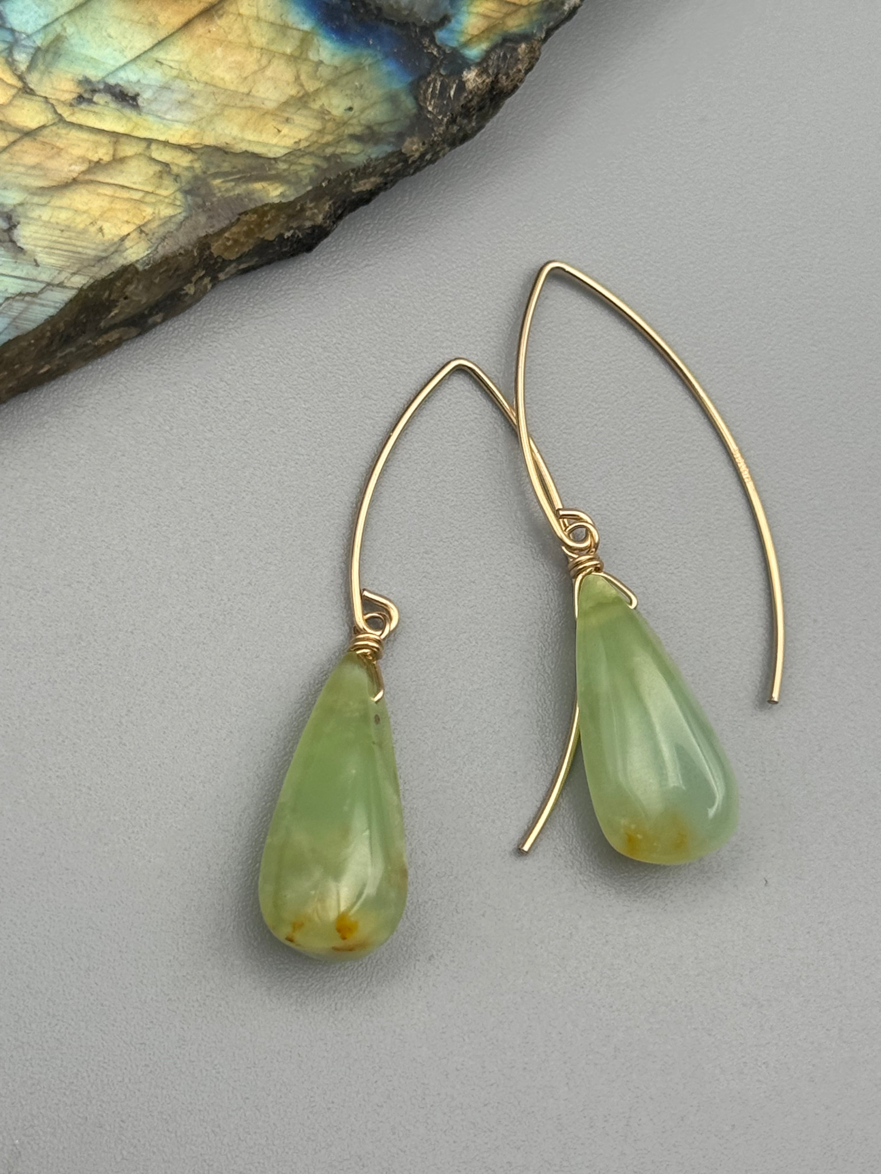 •STRAY• chrysoprase tear + gold earrings