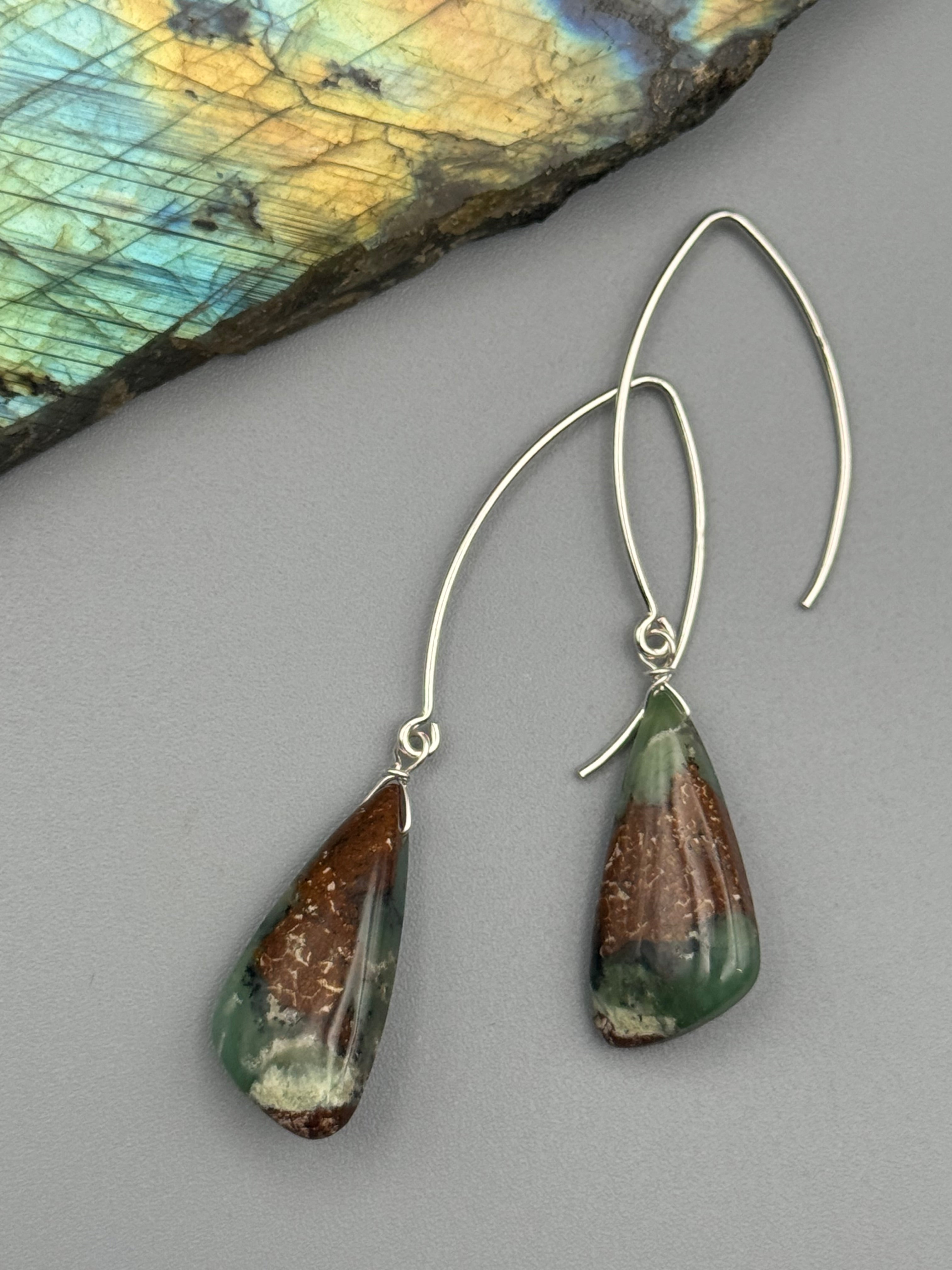 •STRAY• chrysoprase wing + silver earrings