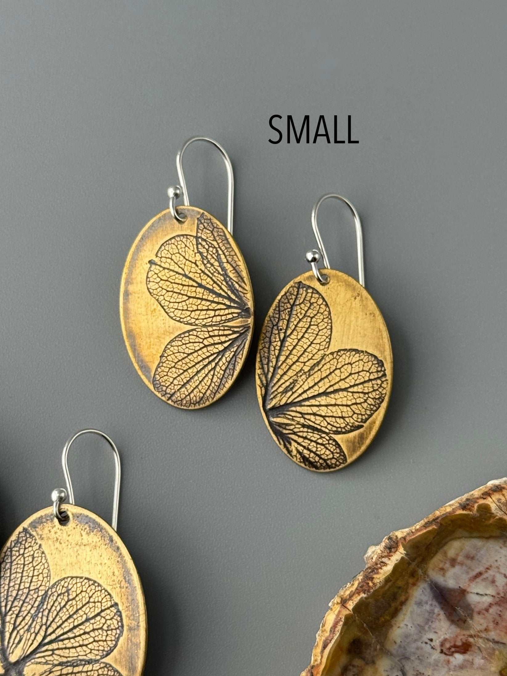•HYDRANGEA OVOID• mixed metal dangle earrings