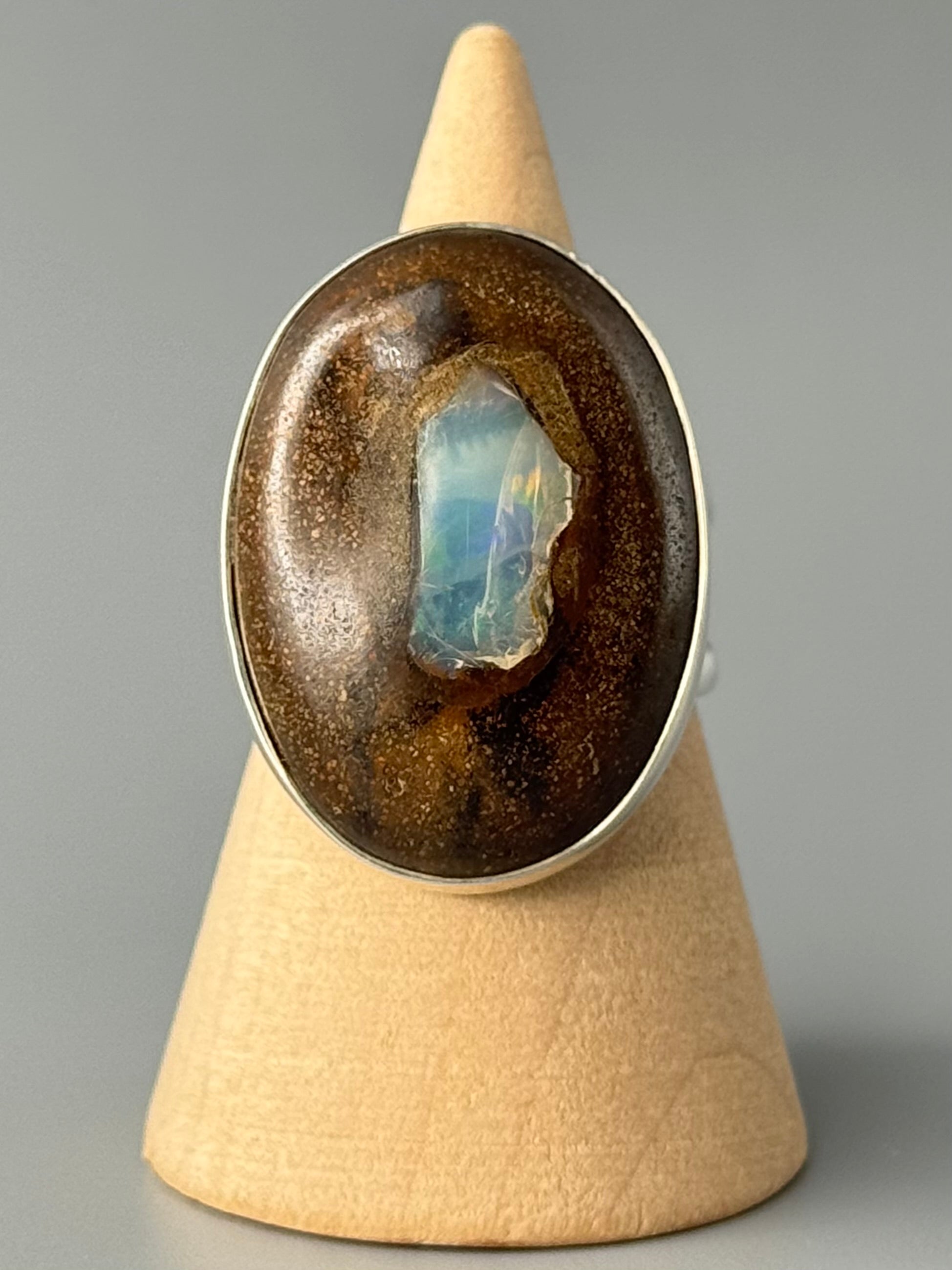 •BOULDER OPAL - OVAL• split band silver ring (size 8.75)