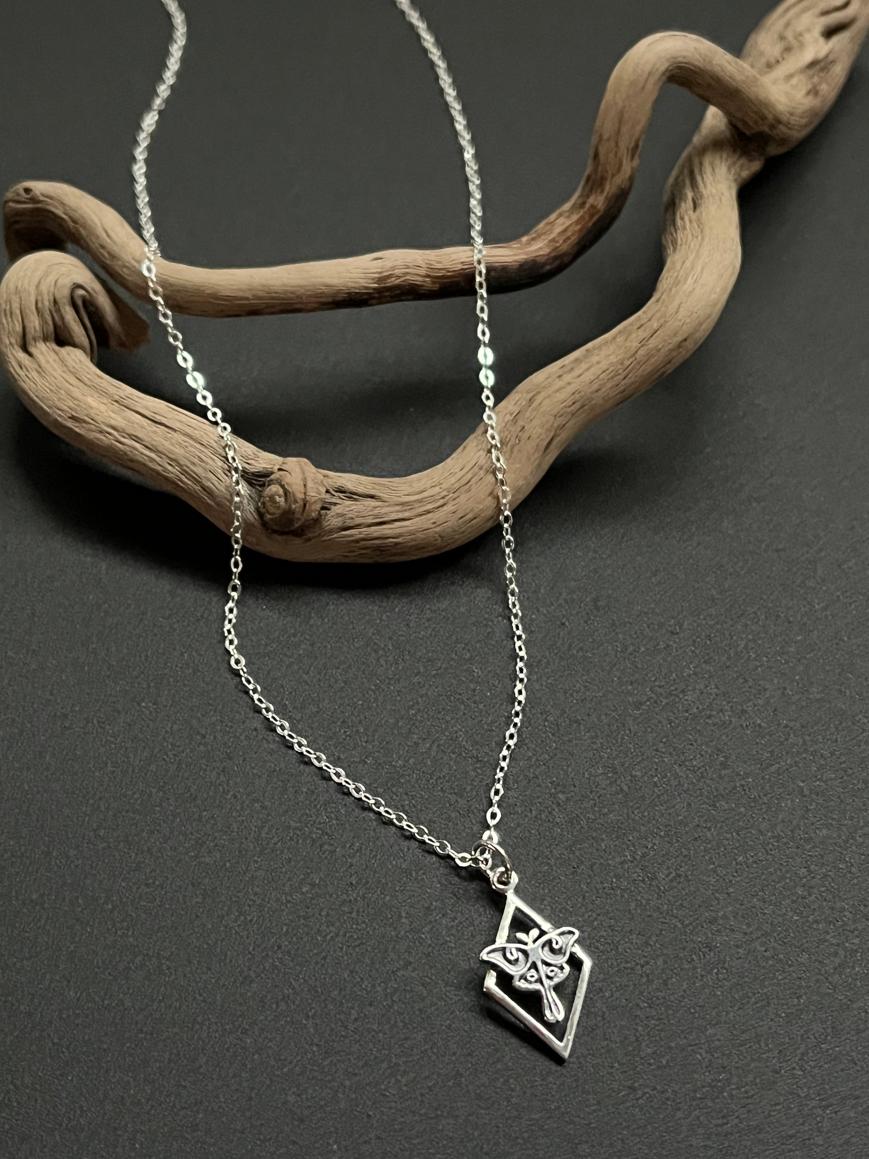 •TINY LUNA DIAMOND• silver necklace