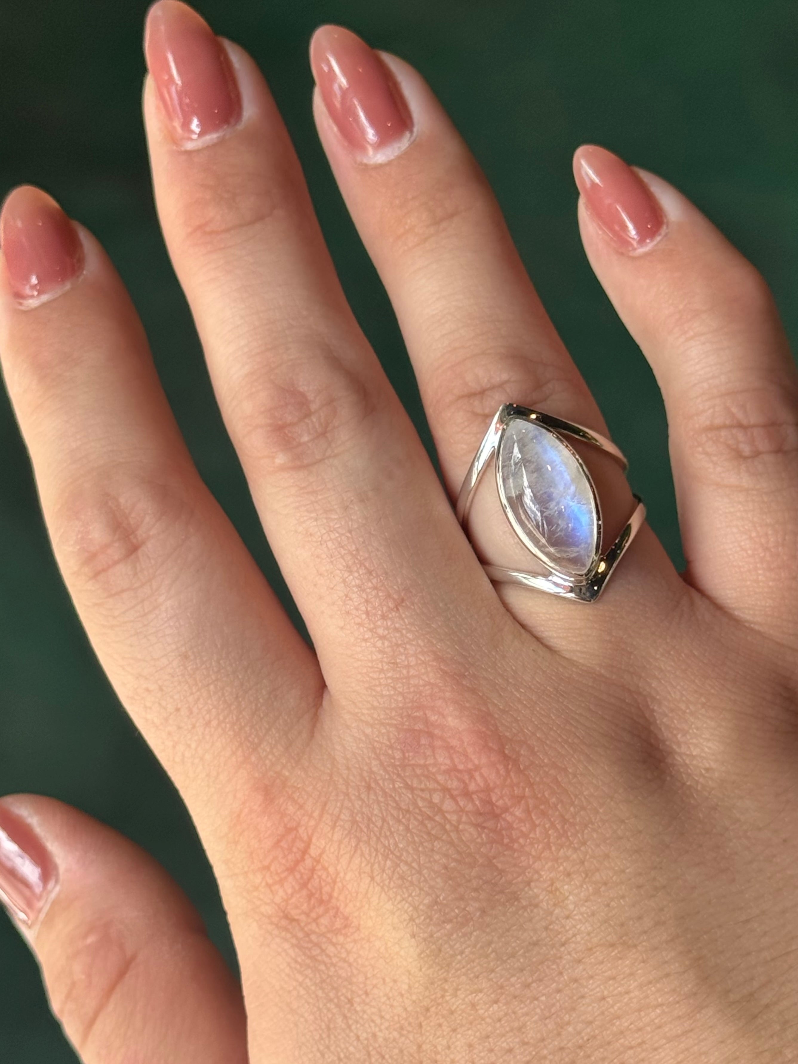 •RAINBOW MOONSTONE - DIANA• split band silver ring (size 8)