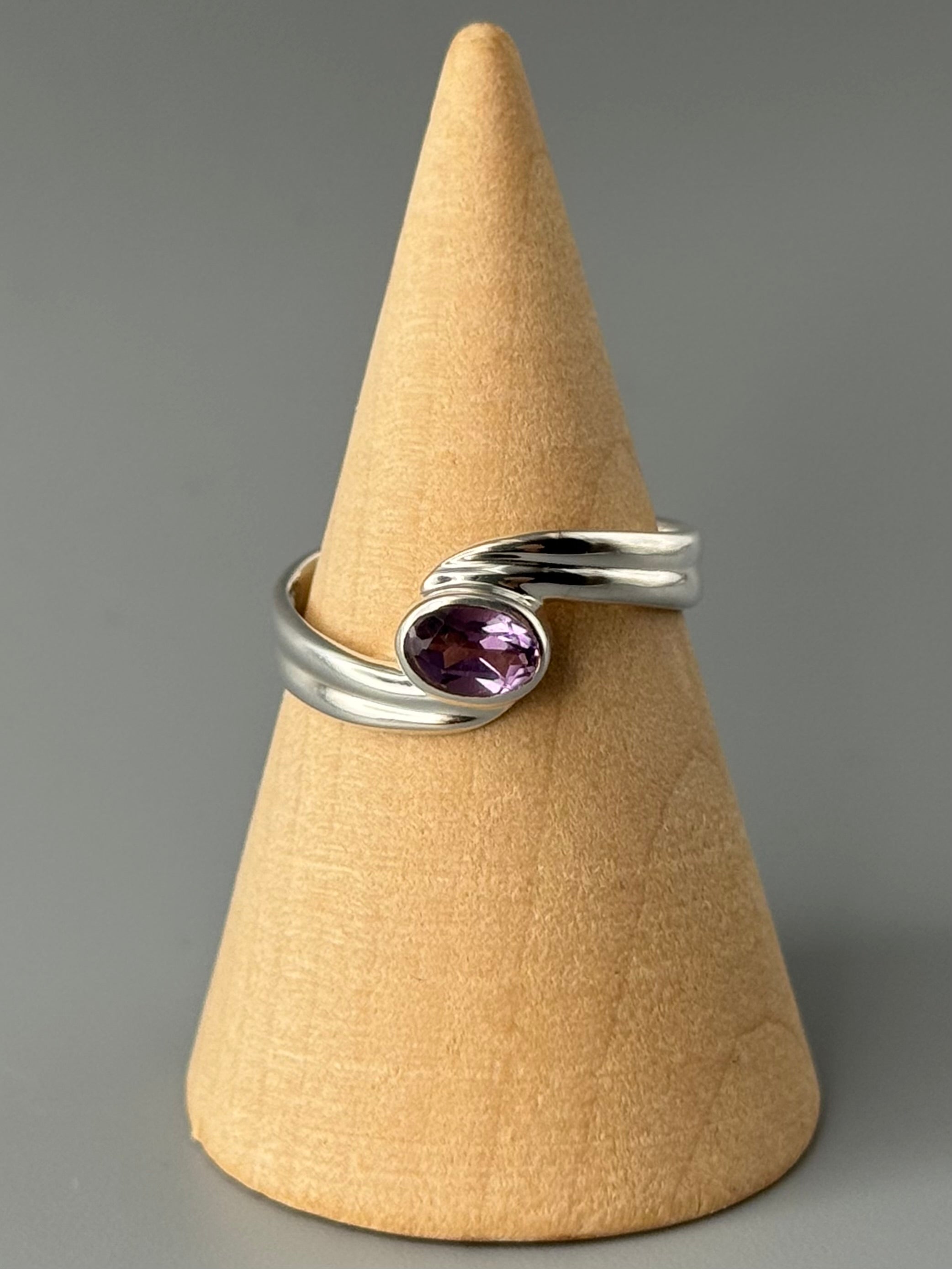 •AMETHYST - HELD• silver ring (size 7.75)