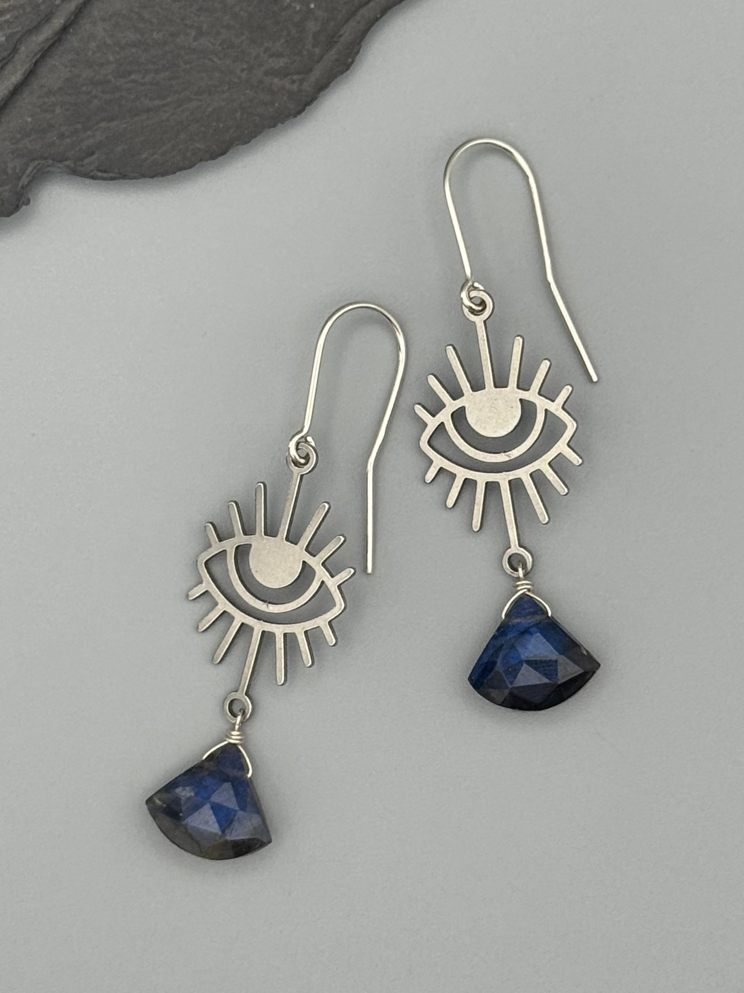 •EYE ON YOU• labradorite + silver earrings